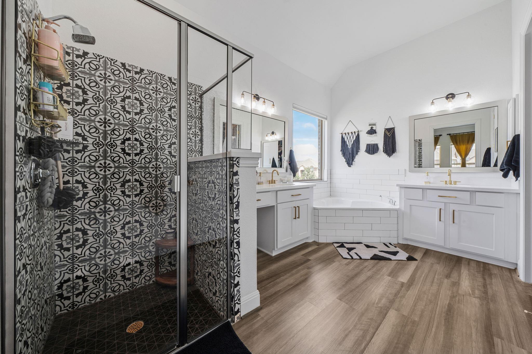 Image 24 of 35 For 5767 Toscana Trce