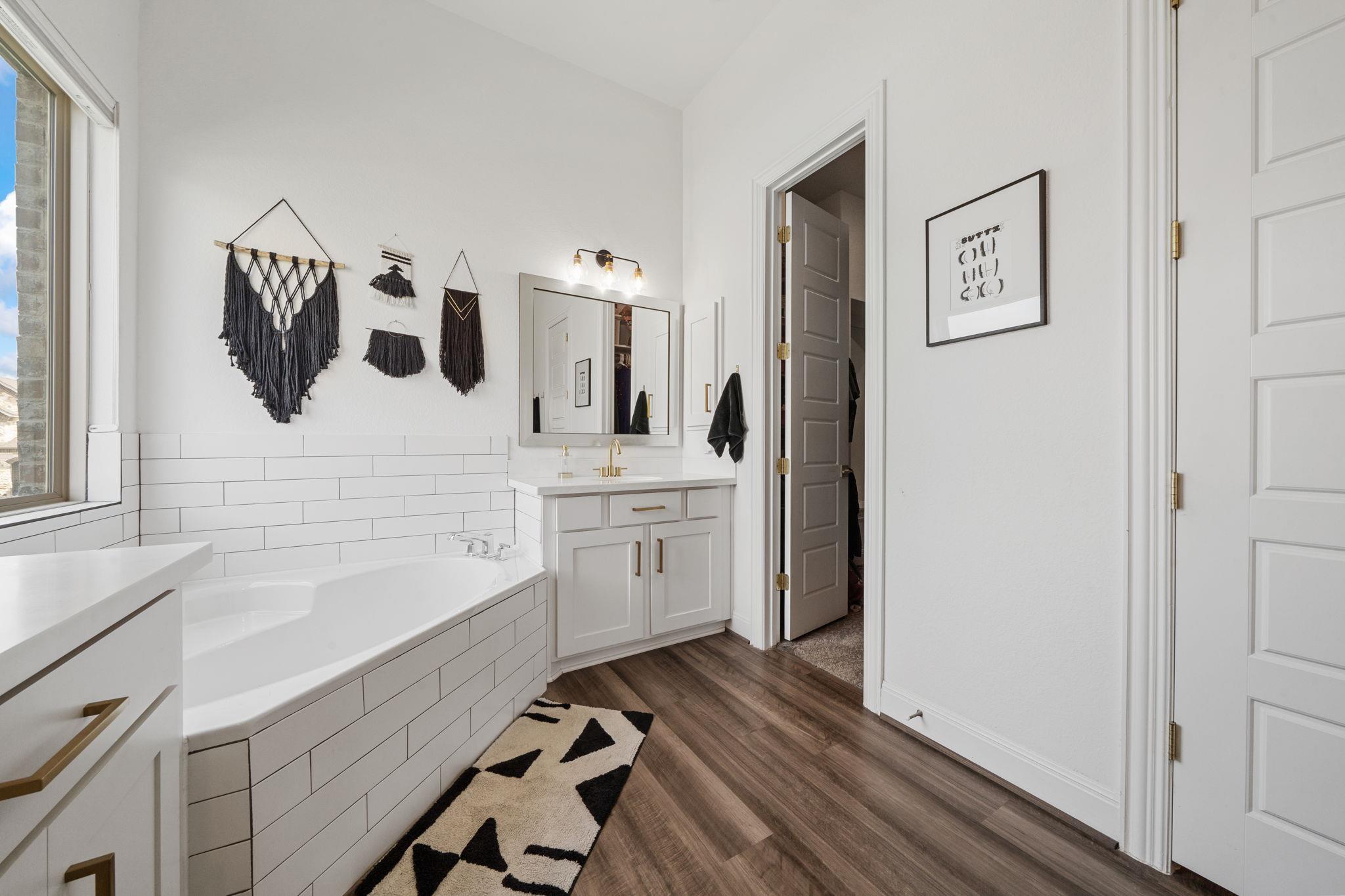 Image 26 of 35 For 5767 Toscana Trce