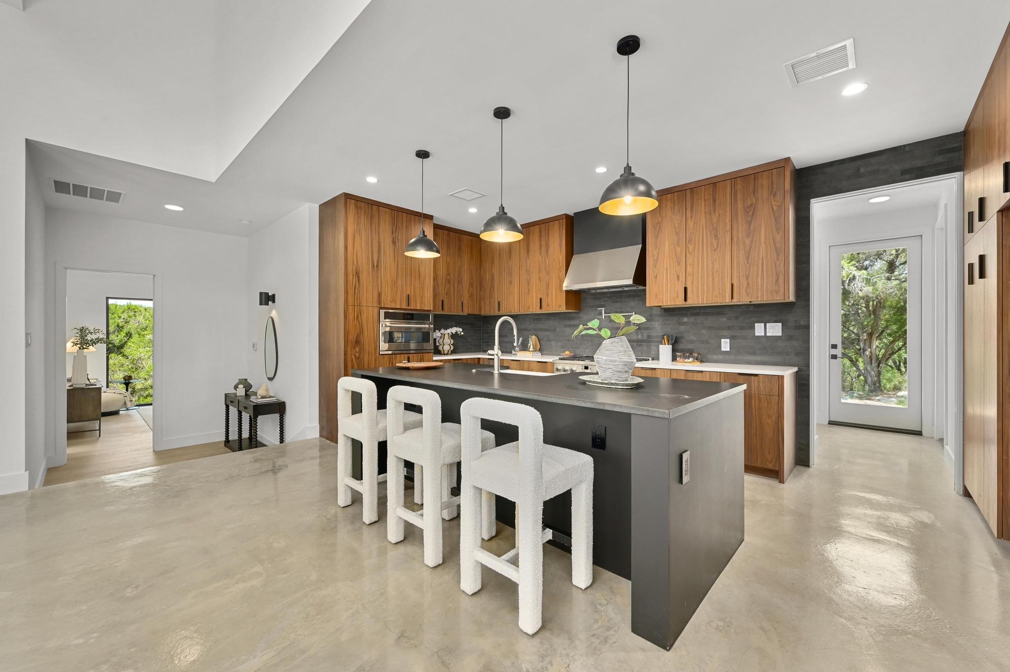 Image 12 of 38 For 18845 Hidden Ridge Pl