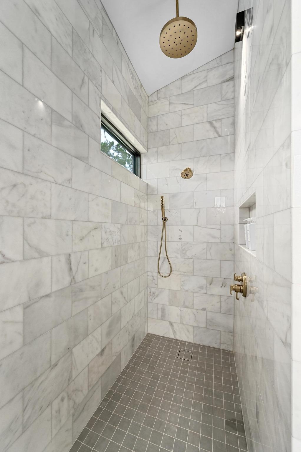 Image 18 of 38 For 18845 Hidden Ridge Pl