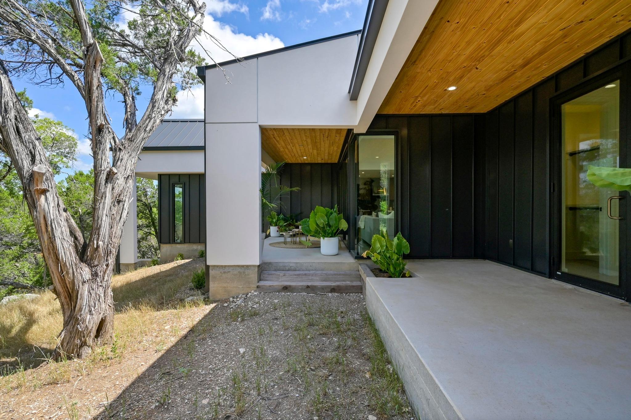 Image 29 of 38 For 18845 Hidden Ridge Pl