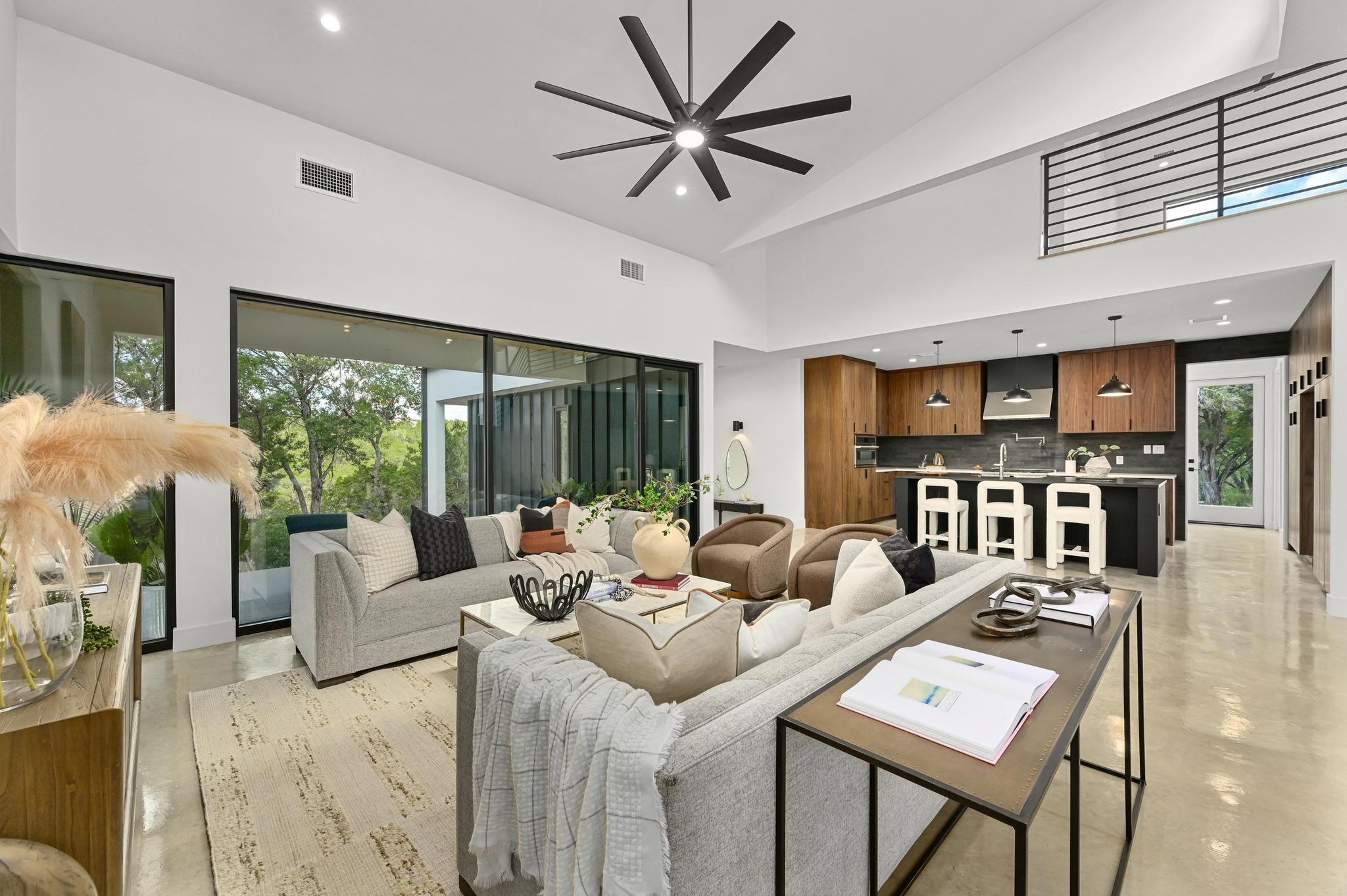 Image 7 of 38 For 18845 Hidden Ridge Pl