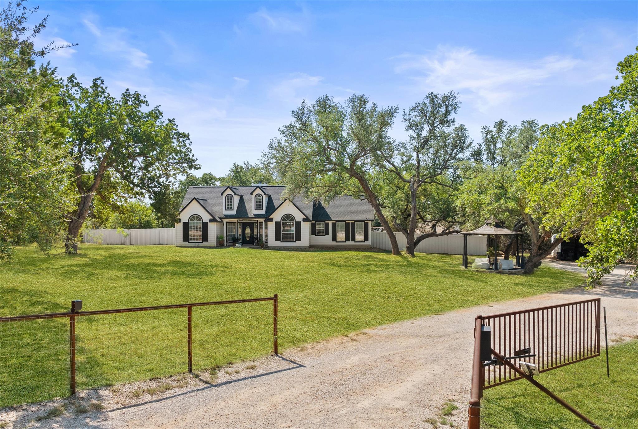 Image 14 of 25 For 280 Stonegate Dr