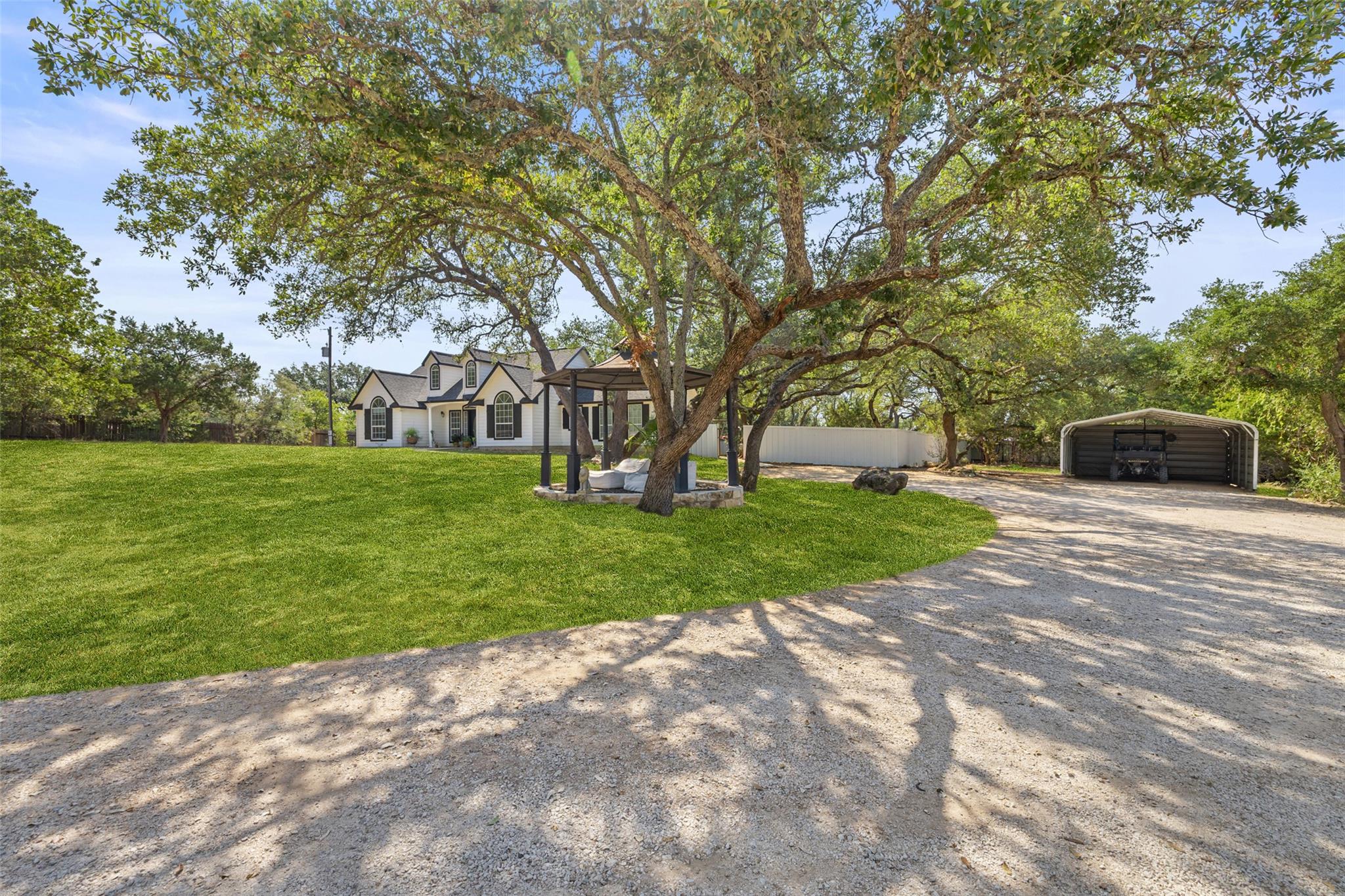 Image 3 of 25 For 280 Stonegate Dr