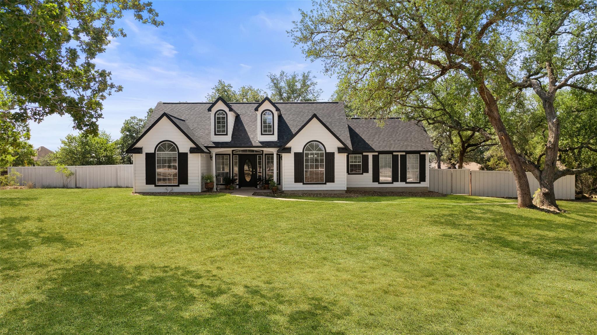 Image 8 of 25 For 280 Stonegate Dr