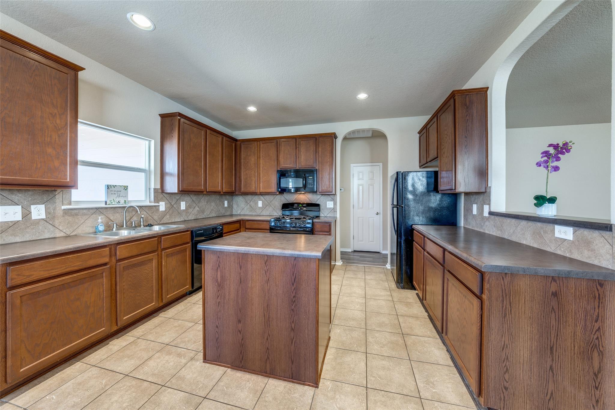 Image 10 of 22 For 572 Perch Mdw