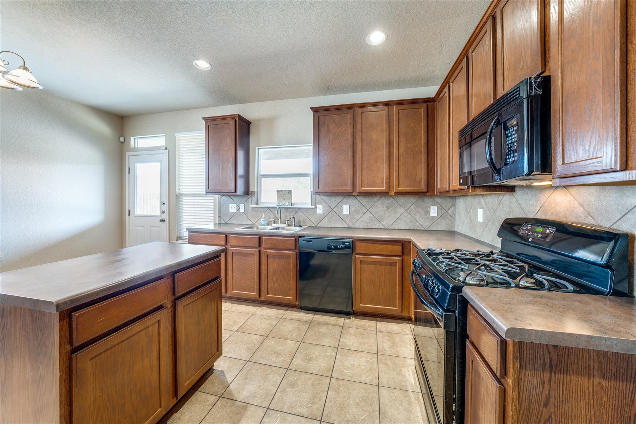 Image 11 of 22 For 572 Perch Mdw