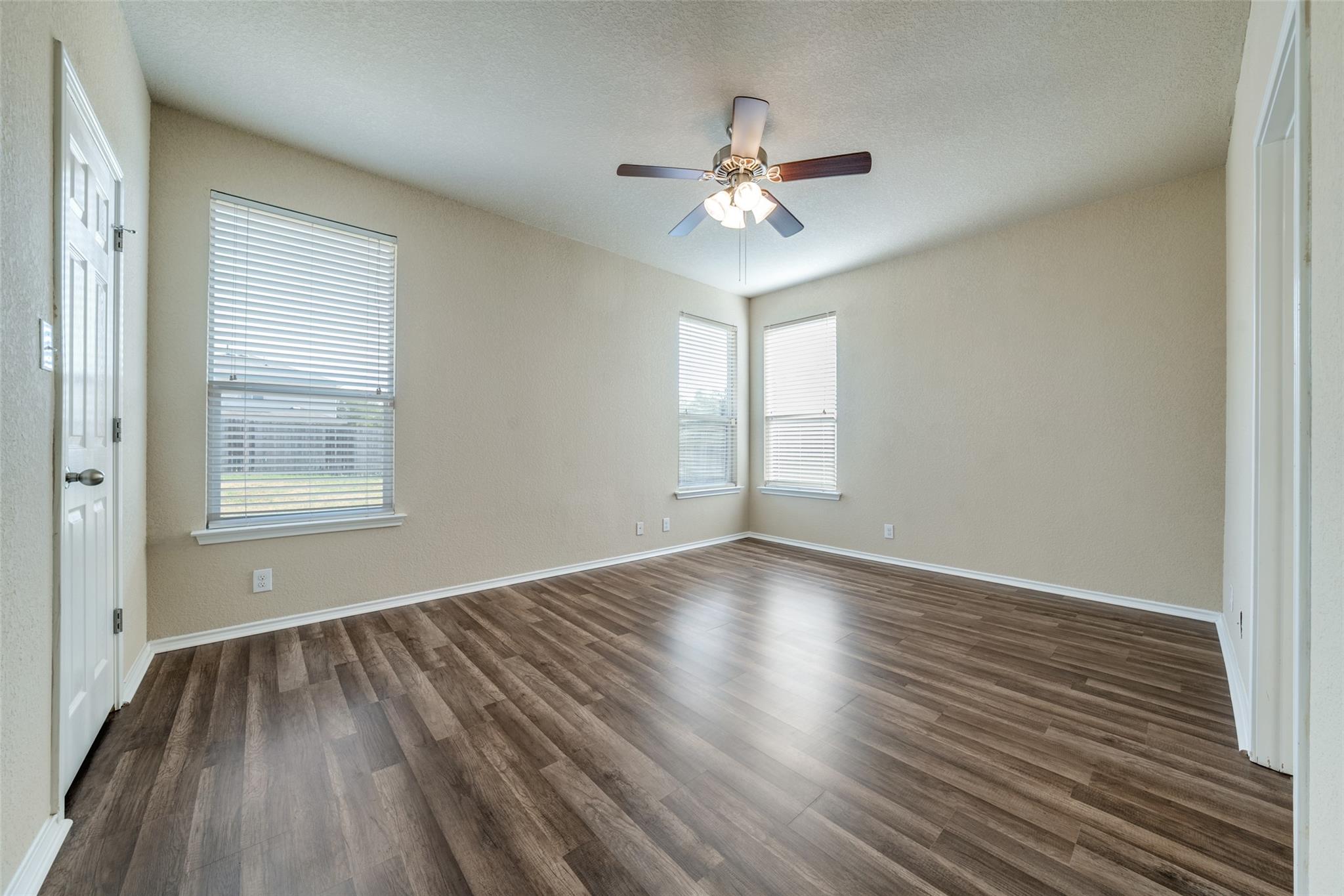 Image 13 of 22 For 572 Perch Mdw