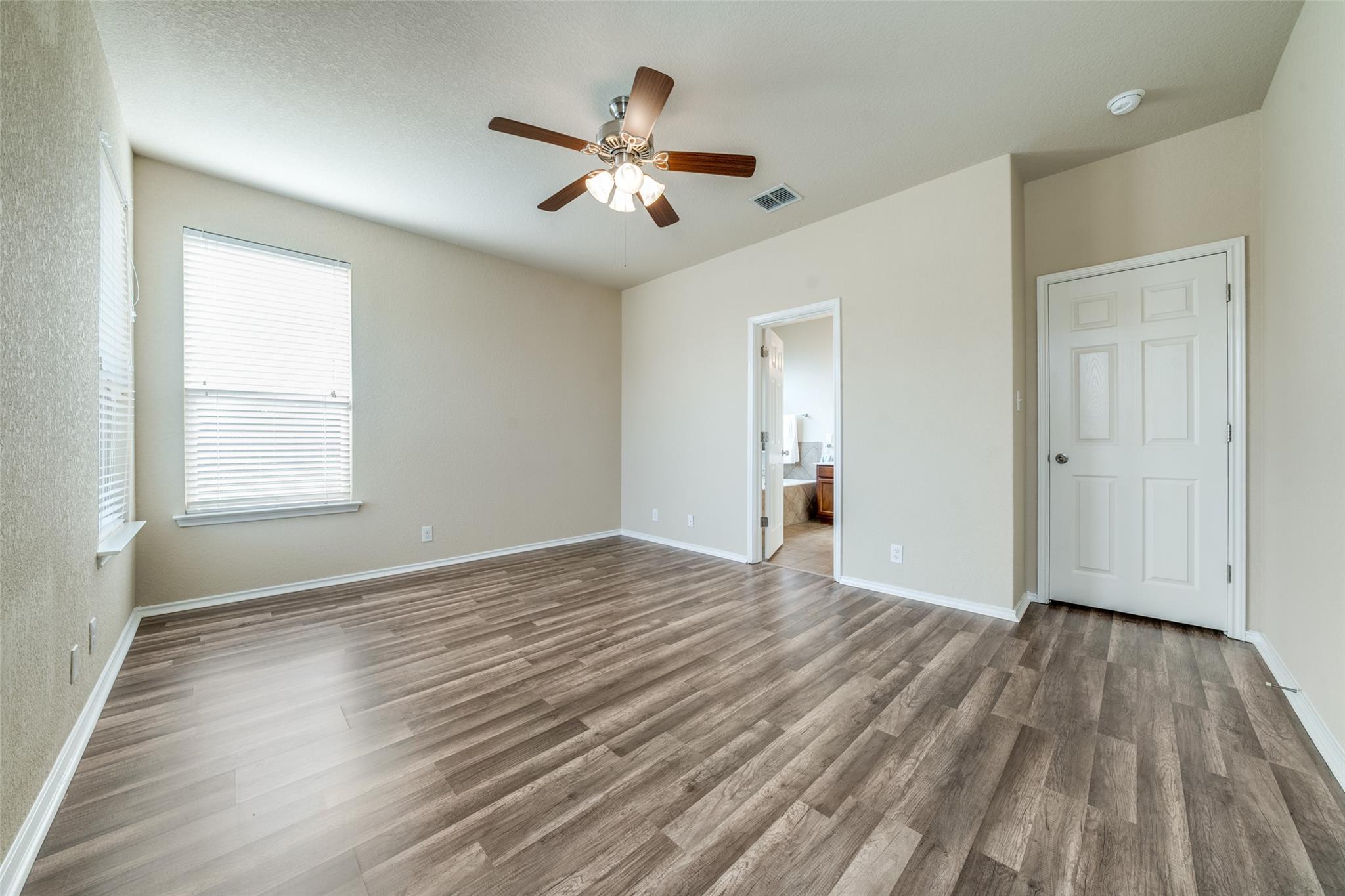 Image 14 of 22 For 572 Perch Mdw