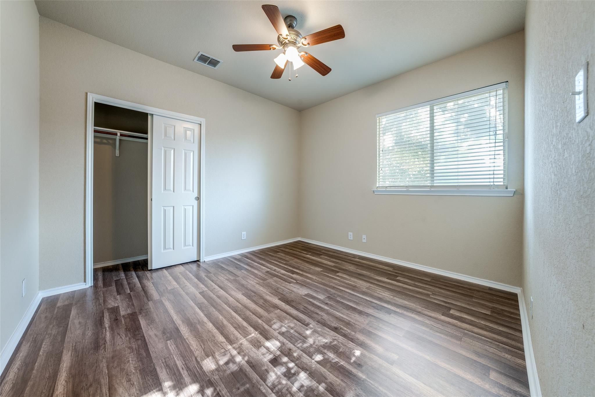 Image 17 of 22 For 572 Perch Mdw