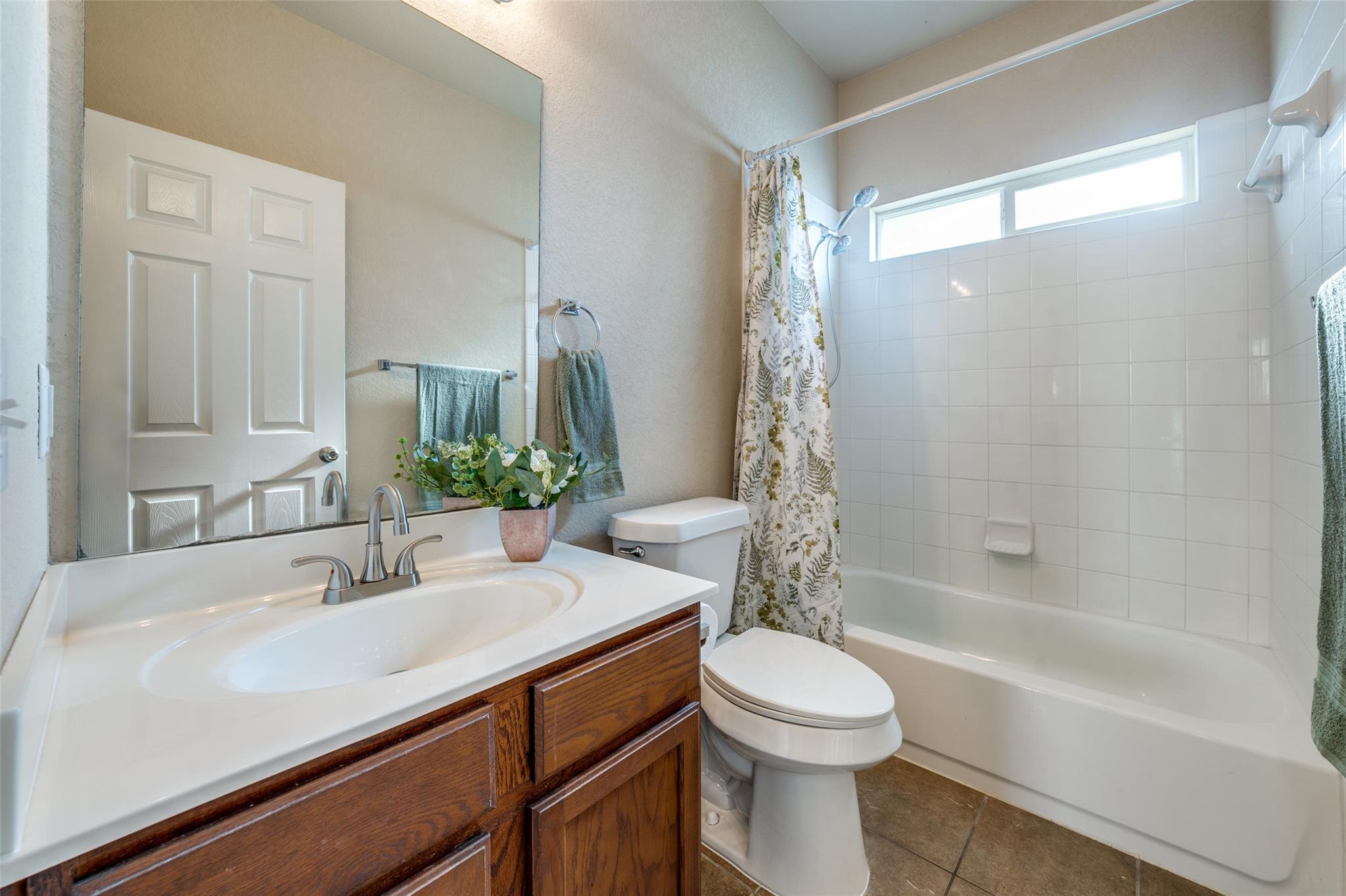 Image 18 of 22 For 572 Perch Mdw