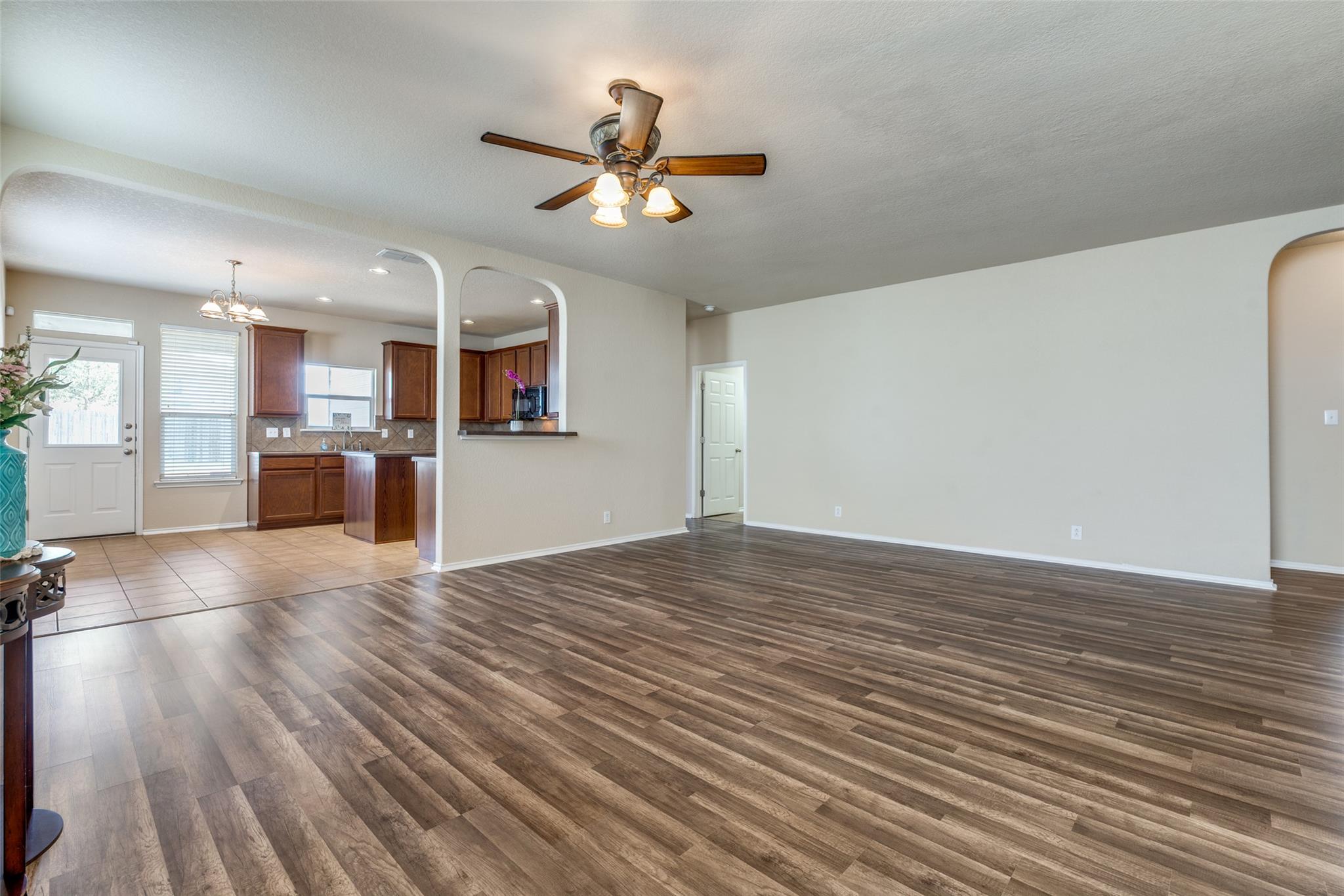 Image 7 of 22 For 572 Perch Mdw