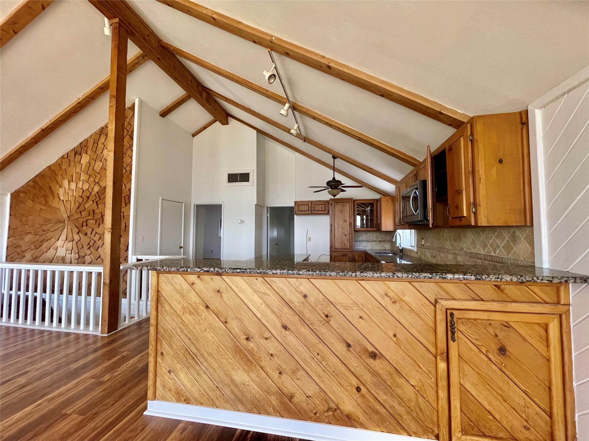 Image 11 of 30 For 1530 Trailridge Dr