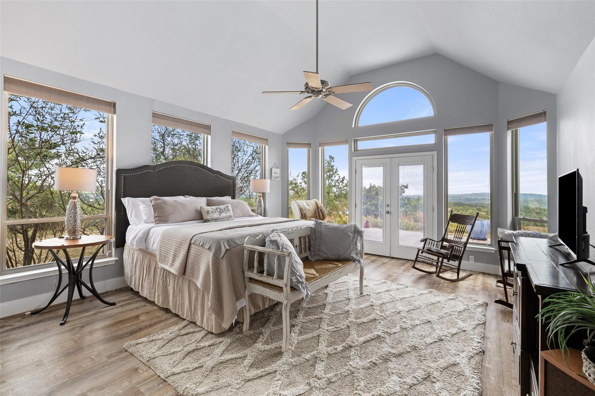 Image 15 of 39 For 3108 Rolling Hills Rd