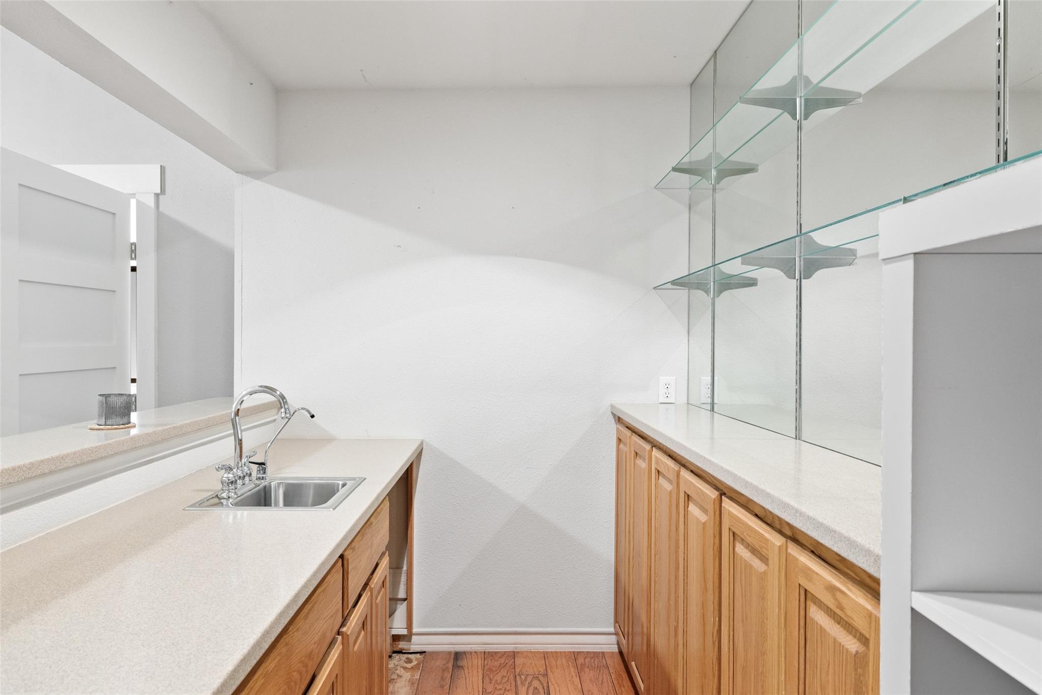 Image 21 of 39 For 3108 Rolling Hills Rd