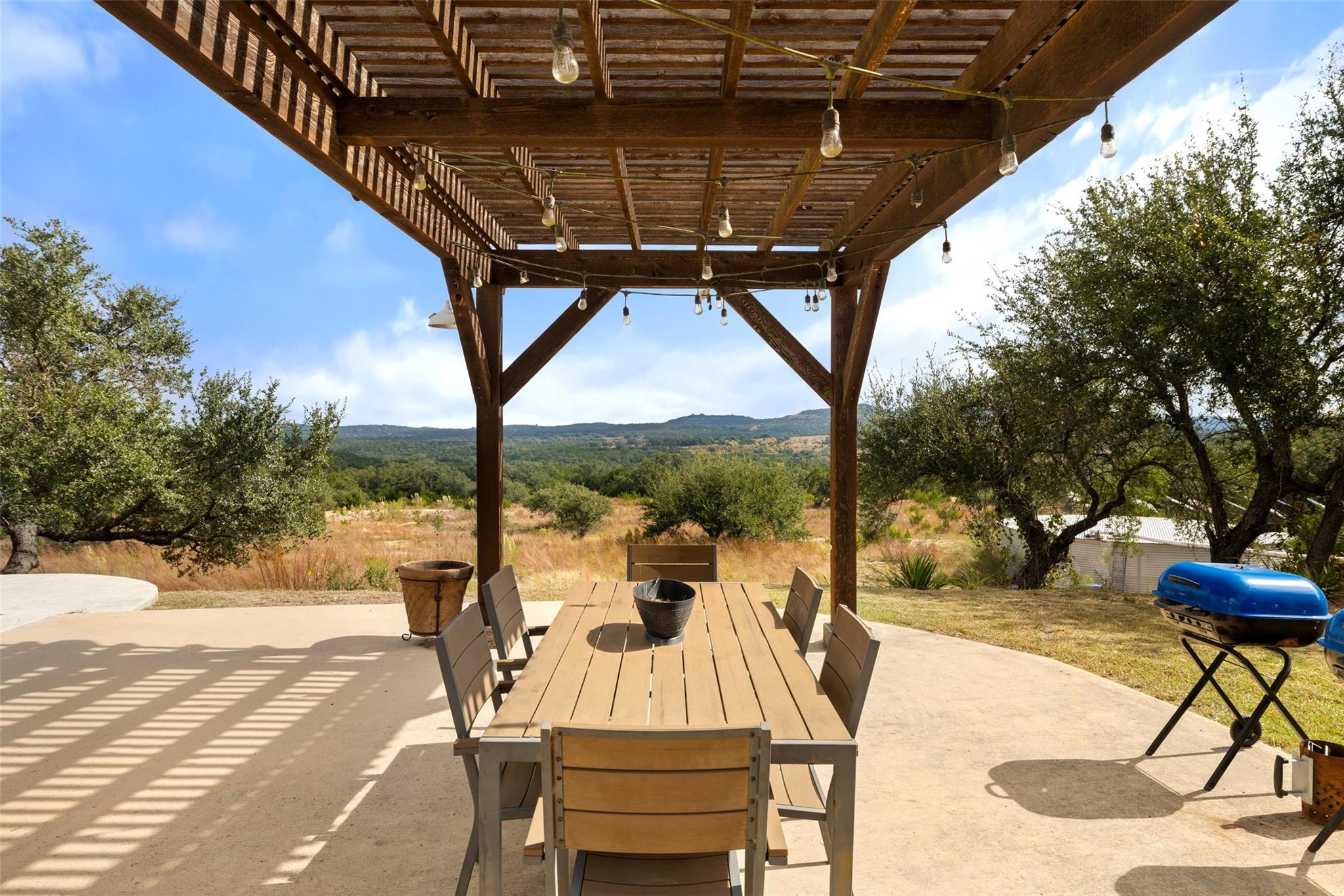 Image 31 of 39 For 3108 Rolling Hills Rd