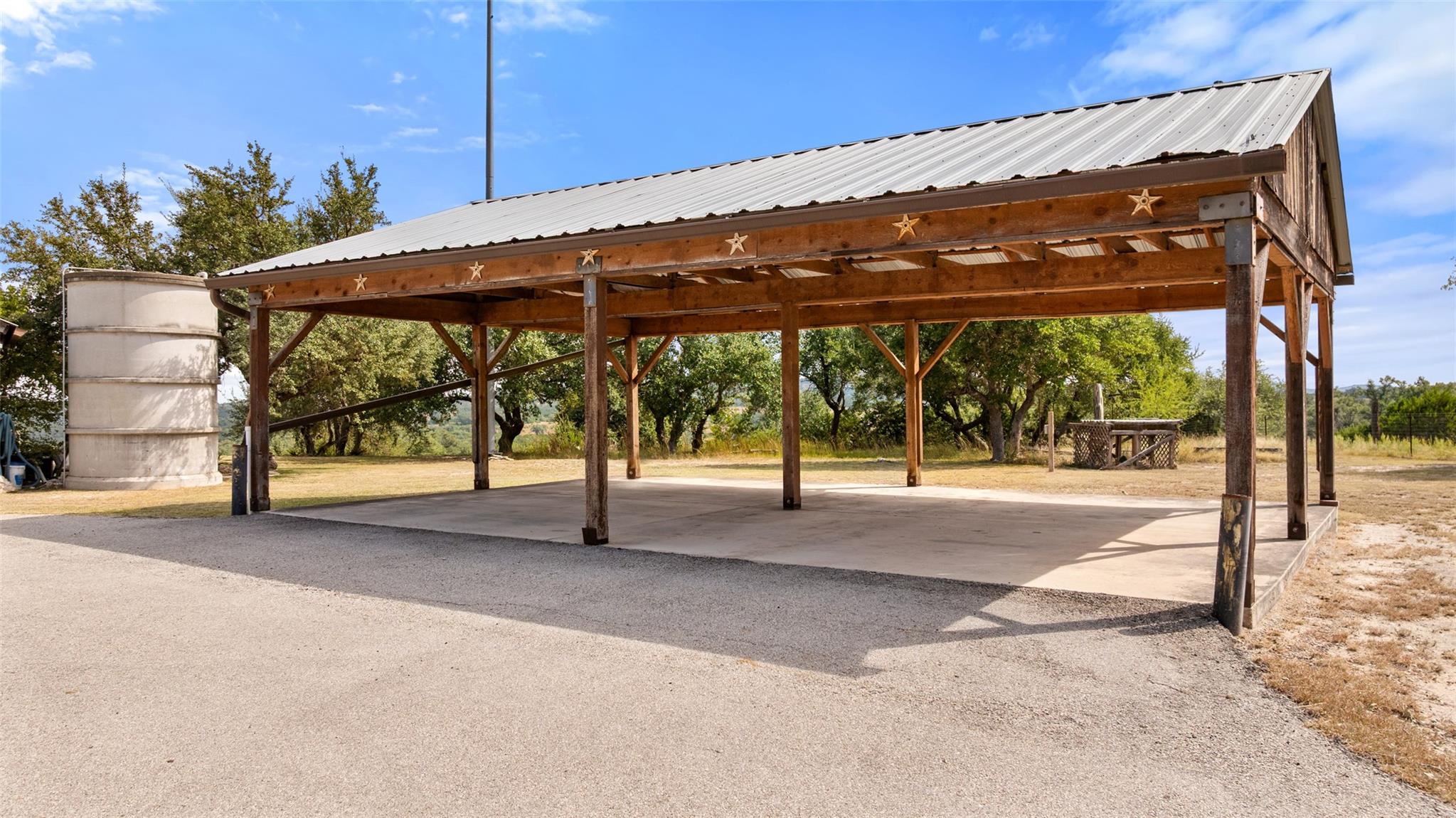 Image 35 of 39 For 3108 Rolling Hills Rd