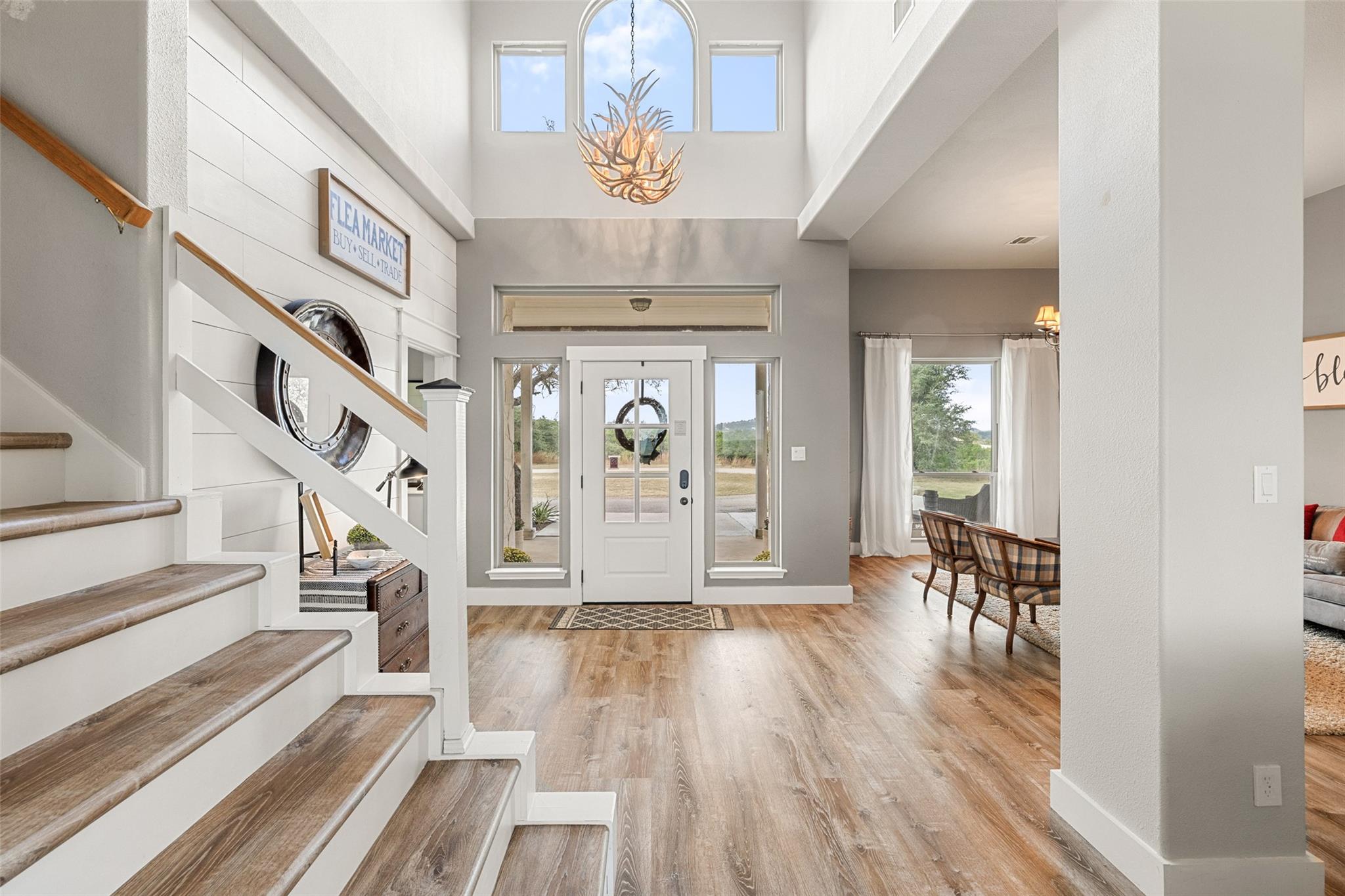 Image 4 of 39 For 3108 Rolling Hills Rd