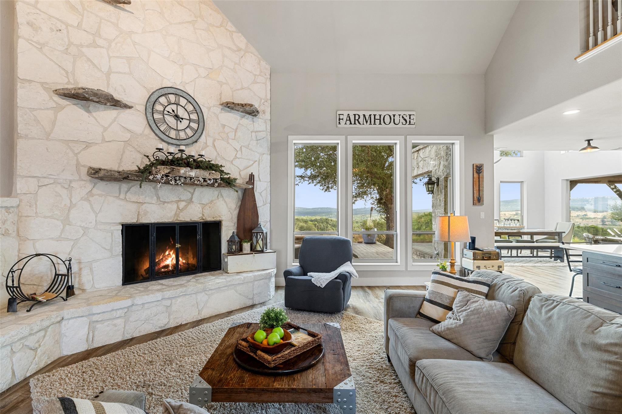 Image 6 of 39 For 3108 Rolling Hills Rd