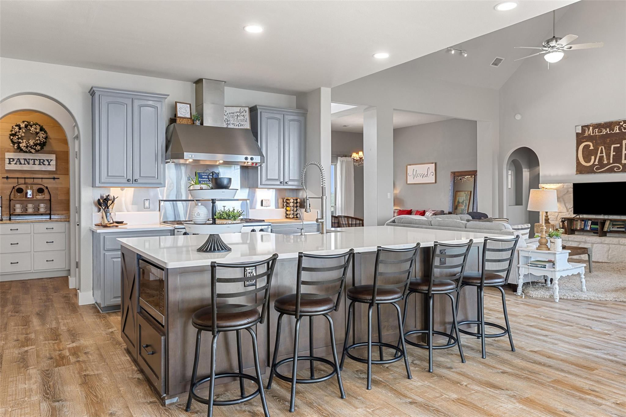 Image 9 of 39 For 3108 Rolling Hills Rd