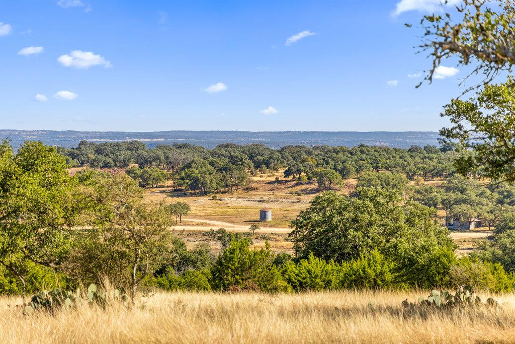 Image 30 of 34 For 2482 Ranch Road 2721