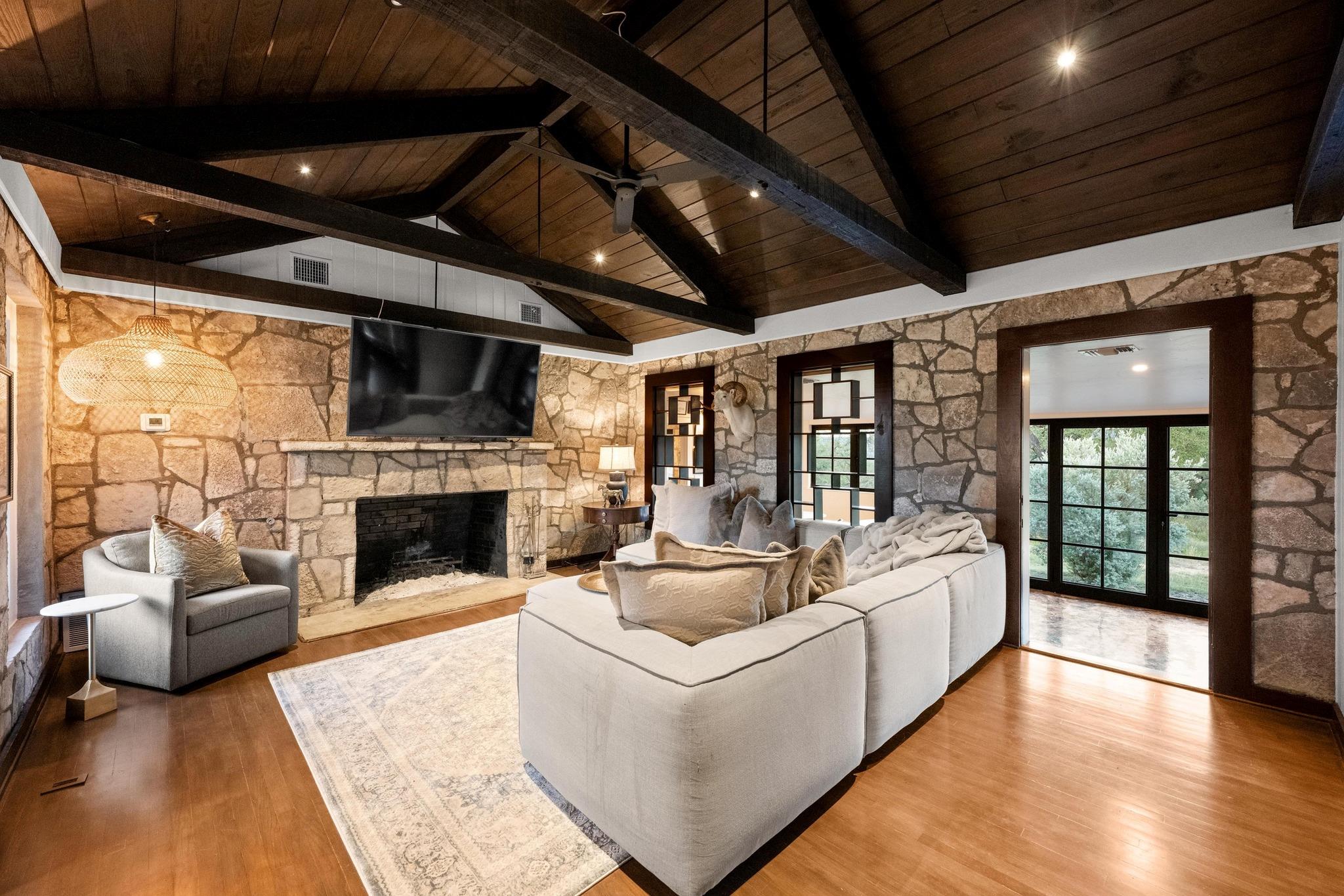 Image 17 of 40 For 5930 Grotto Creek Court Ct