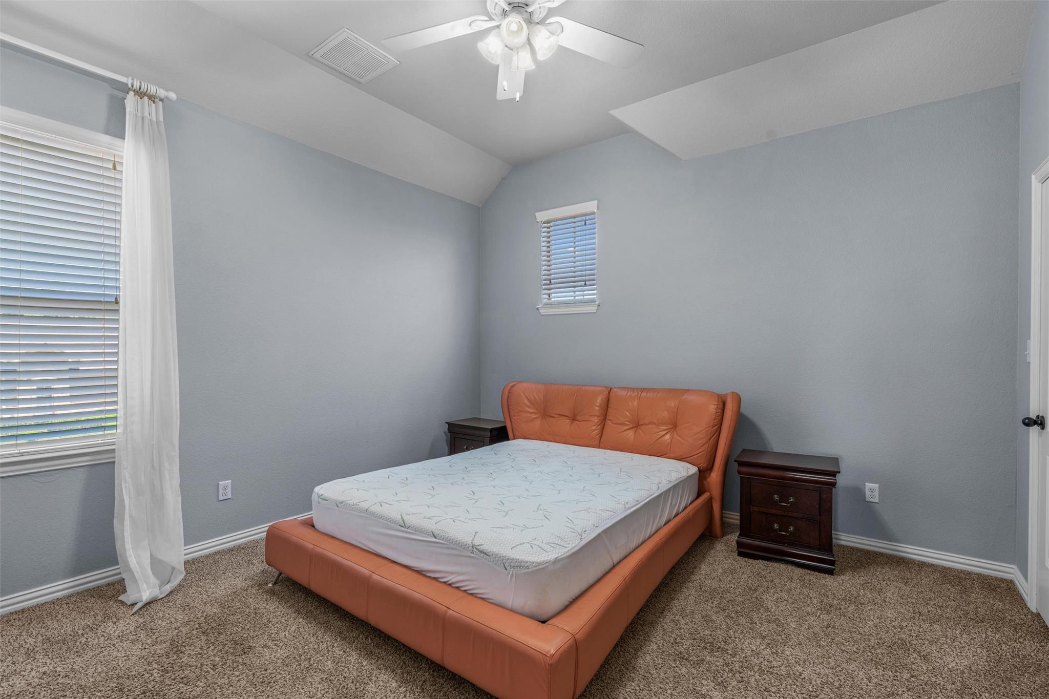 Image 25 of 40 For 2817 Bear Springs Trl