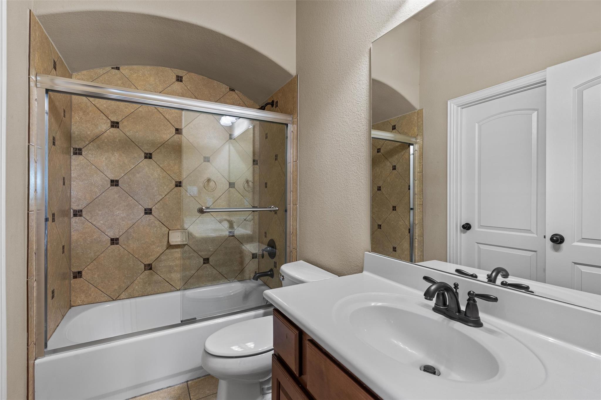 Image 26 of 40 For 2817 Bear Springs Trl