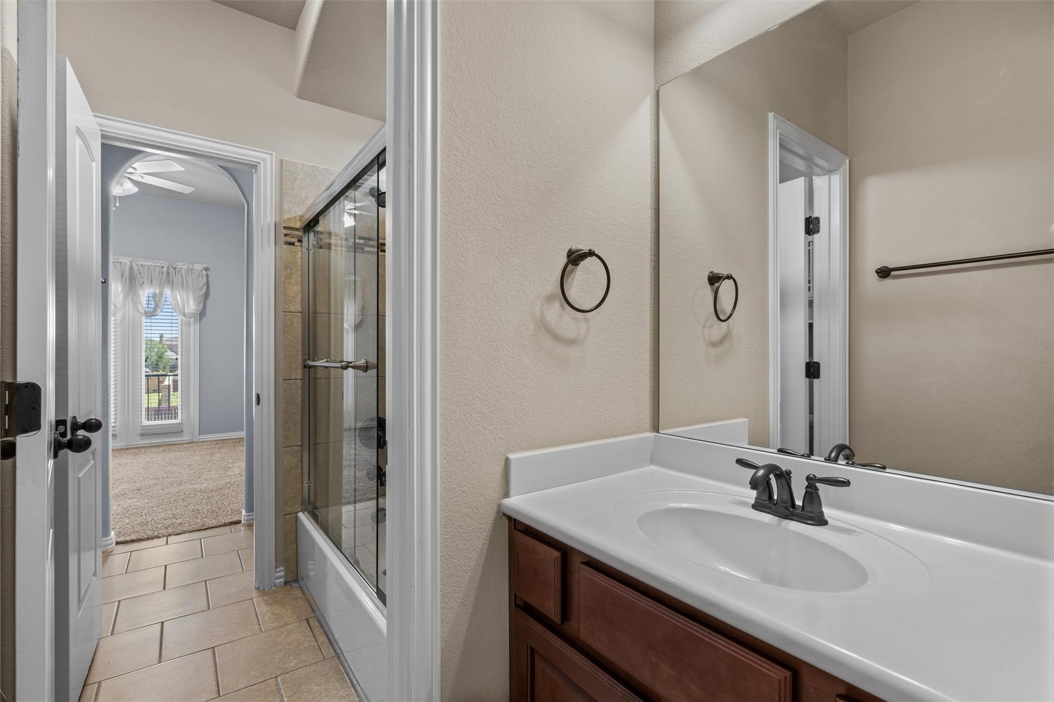 Image 29 of 40 For 2817 Bear Springs Trl