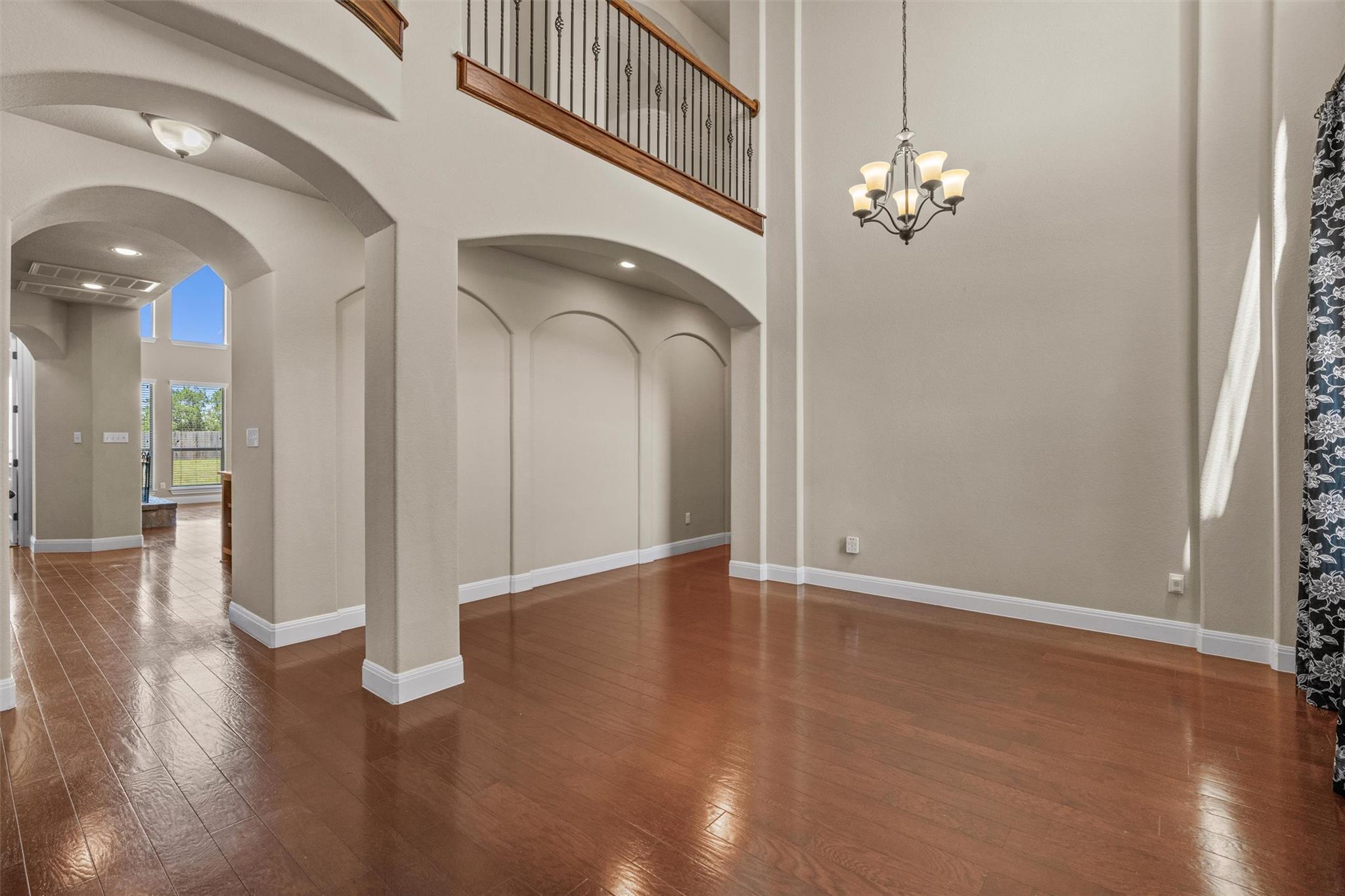 Image 7 of 40 For 2817 Bear Springs Trl