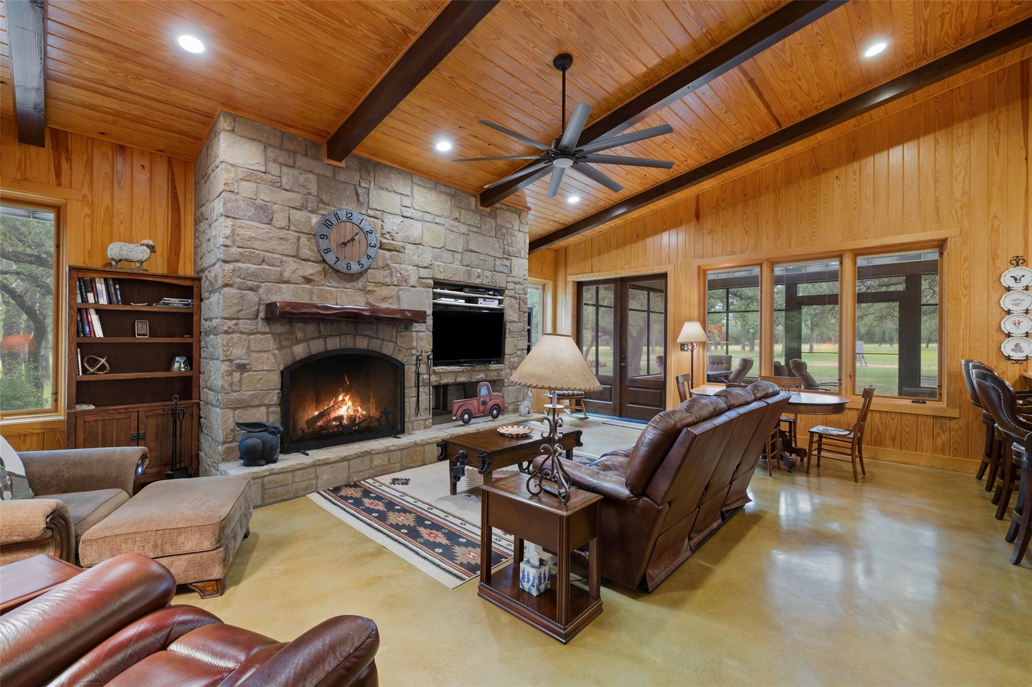 Image 2 of 36 For 1241 Sandy Oaks Ranch Rd