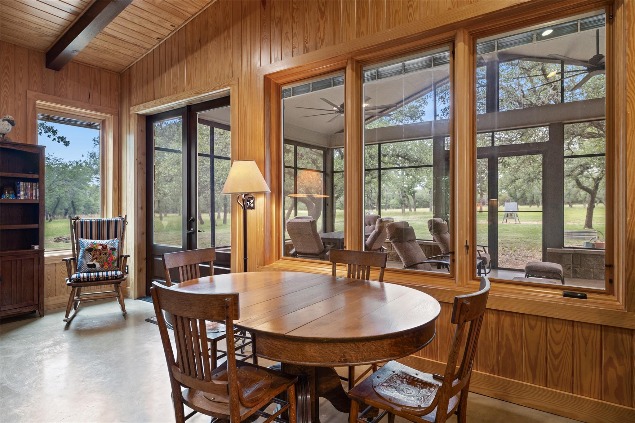 Image 20 of 36 For 1241 Sandy Oaks Ranch Rd