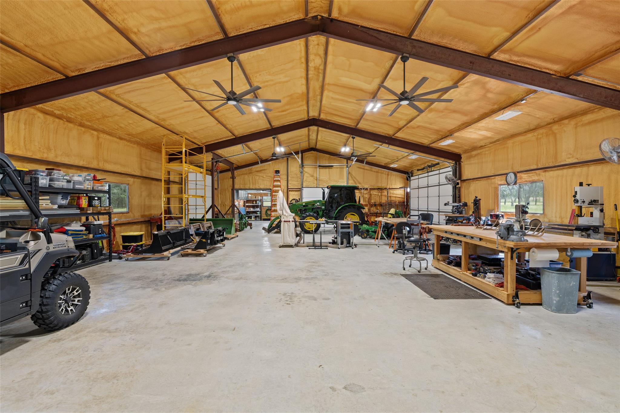 Image 24 of 36 For 1241 Sandy Oaks Ranch Rd