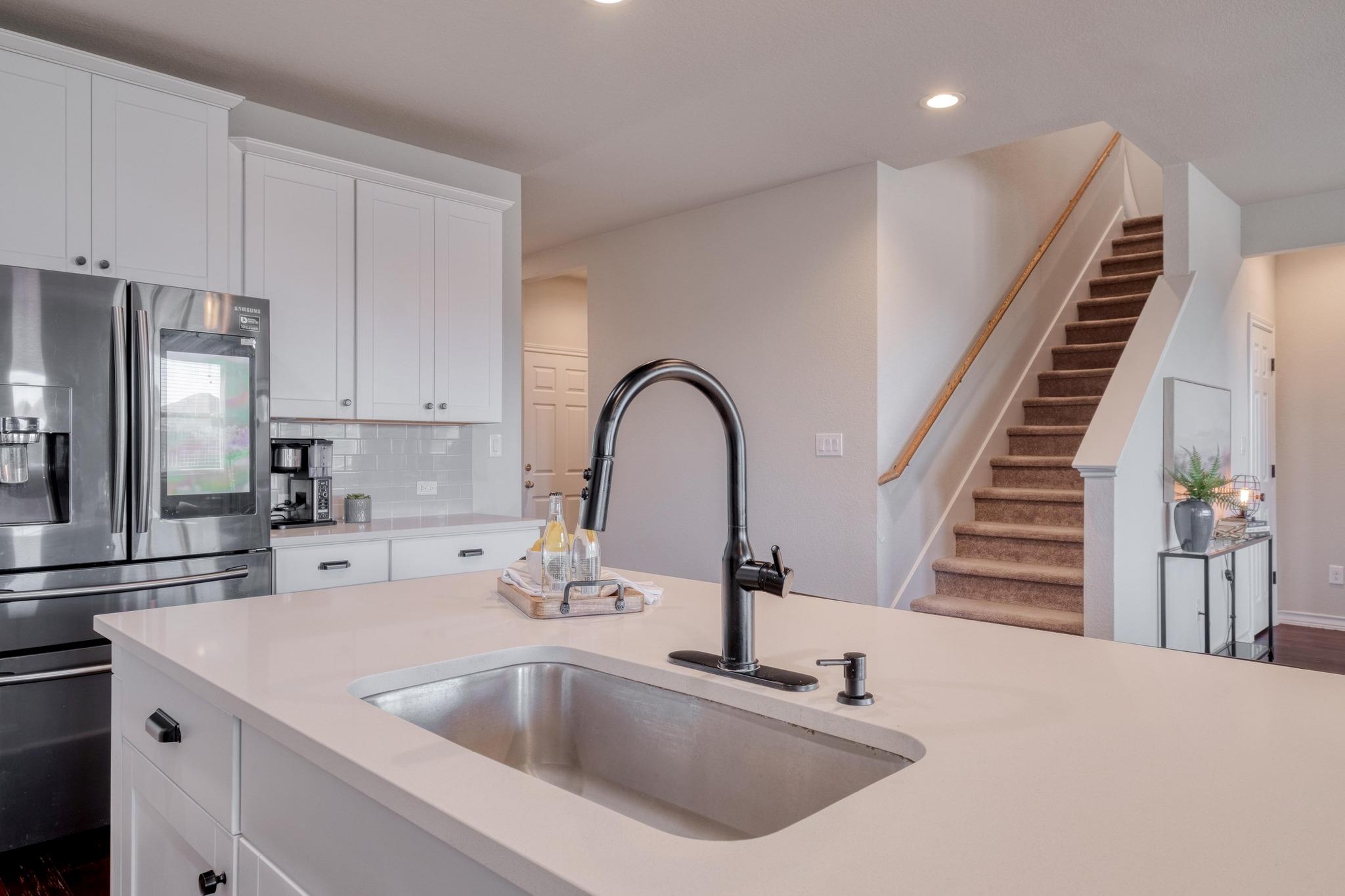 Image 13 of 35 For 6717 Catania Loop