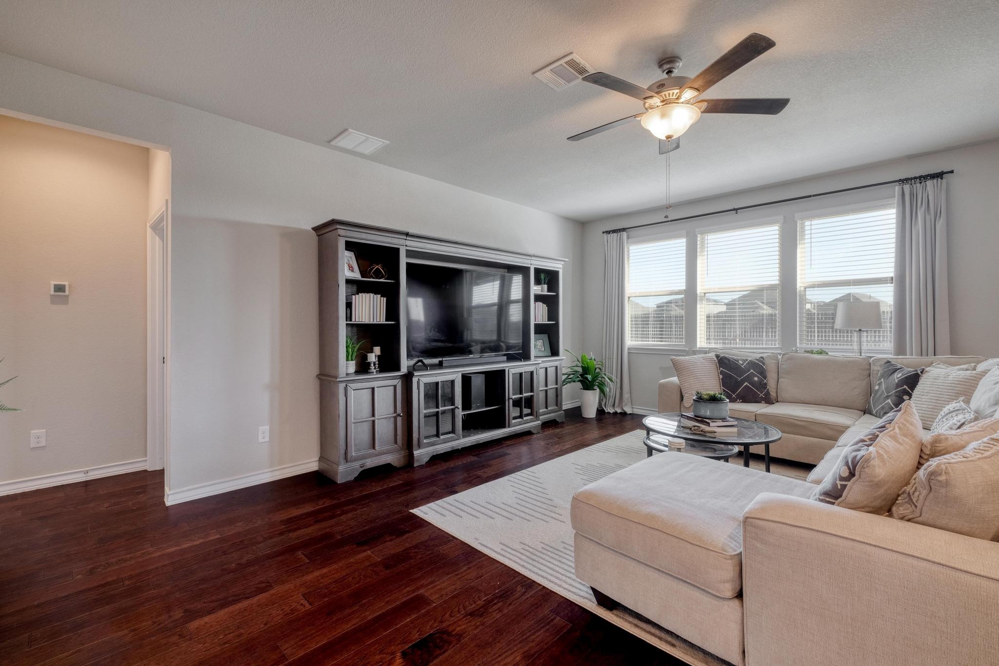 Image 7 of 35 For 6717 Catania Loop