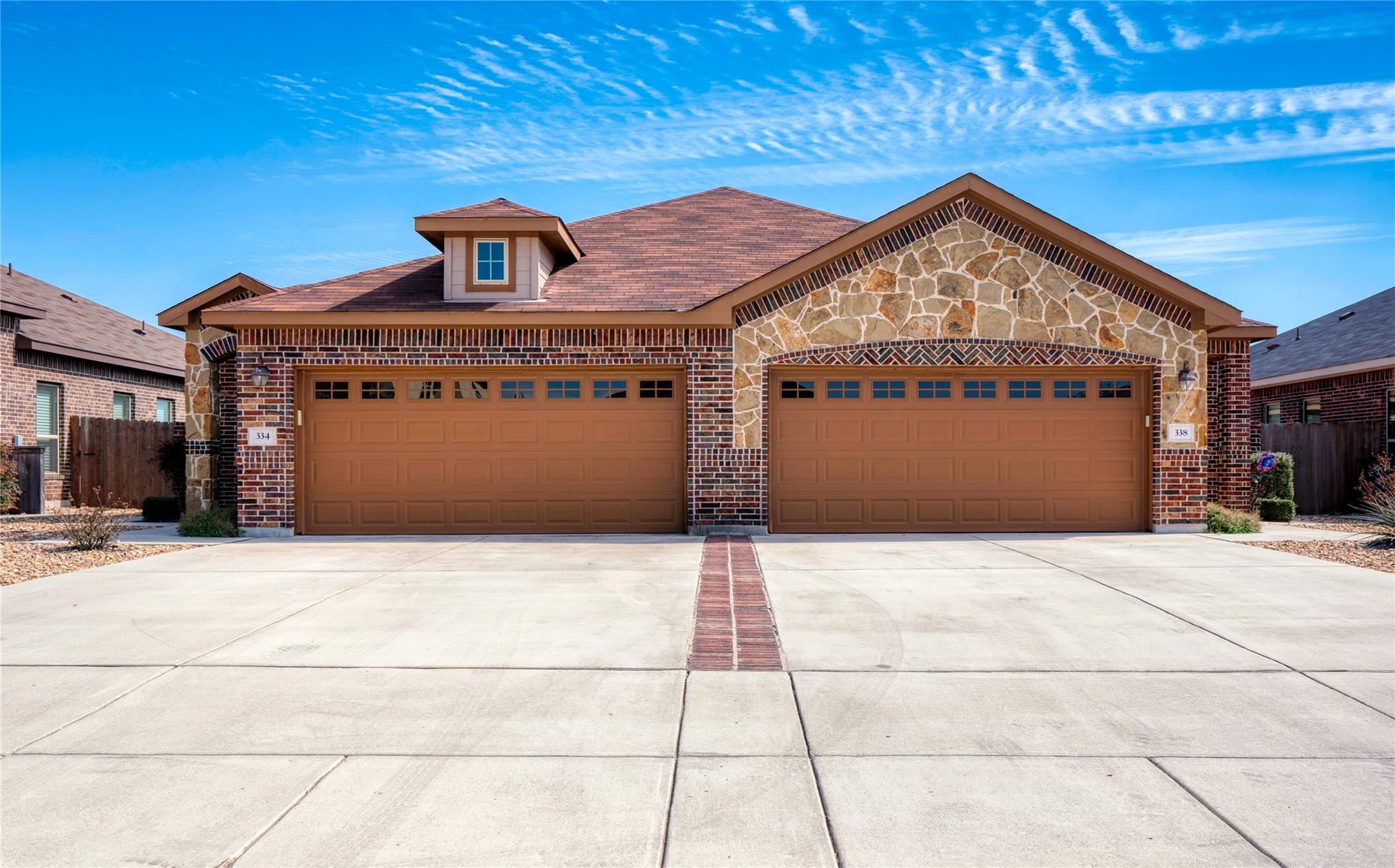 Details for 334-338 Creekside Curve Curv, New Braunfels, TX 78130