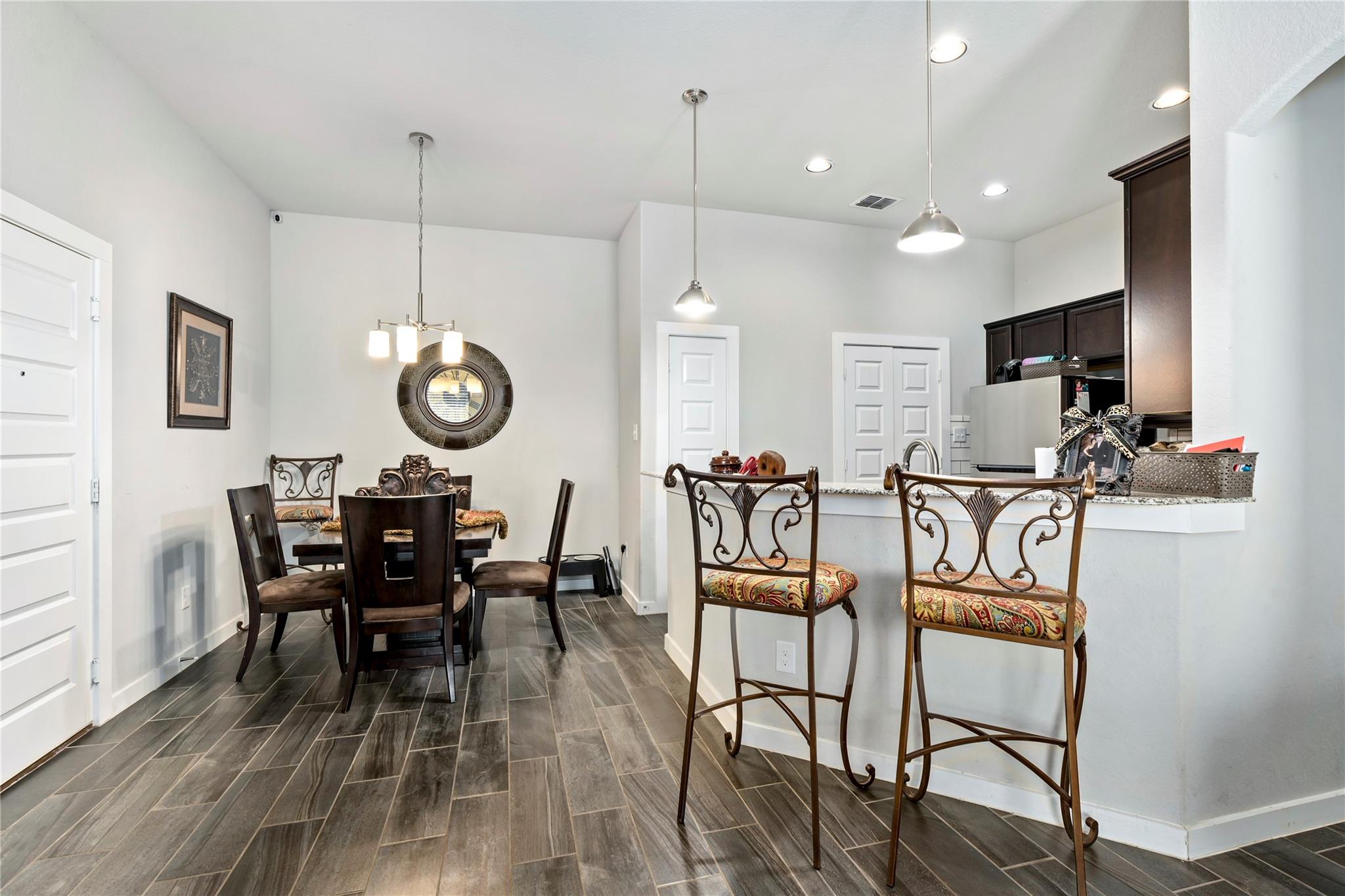 Image 12 of 26 For 334-338 Creekside Curve Curv