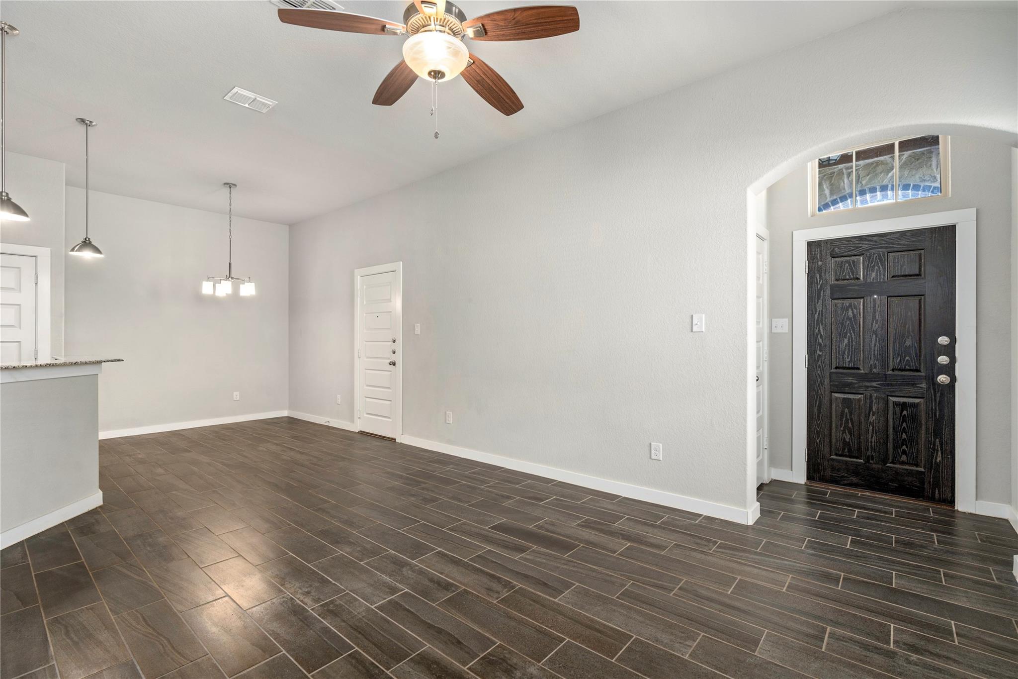 Image 9 of 26 For 334-338 Creekside Curve Curv