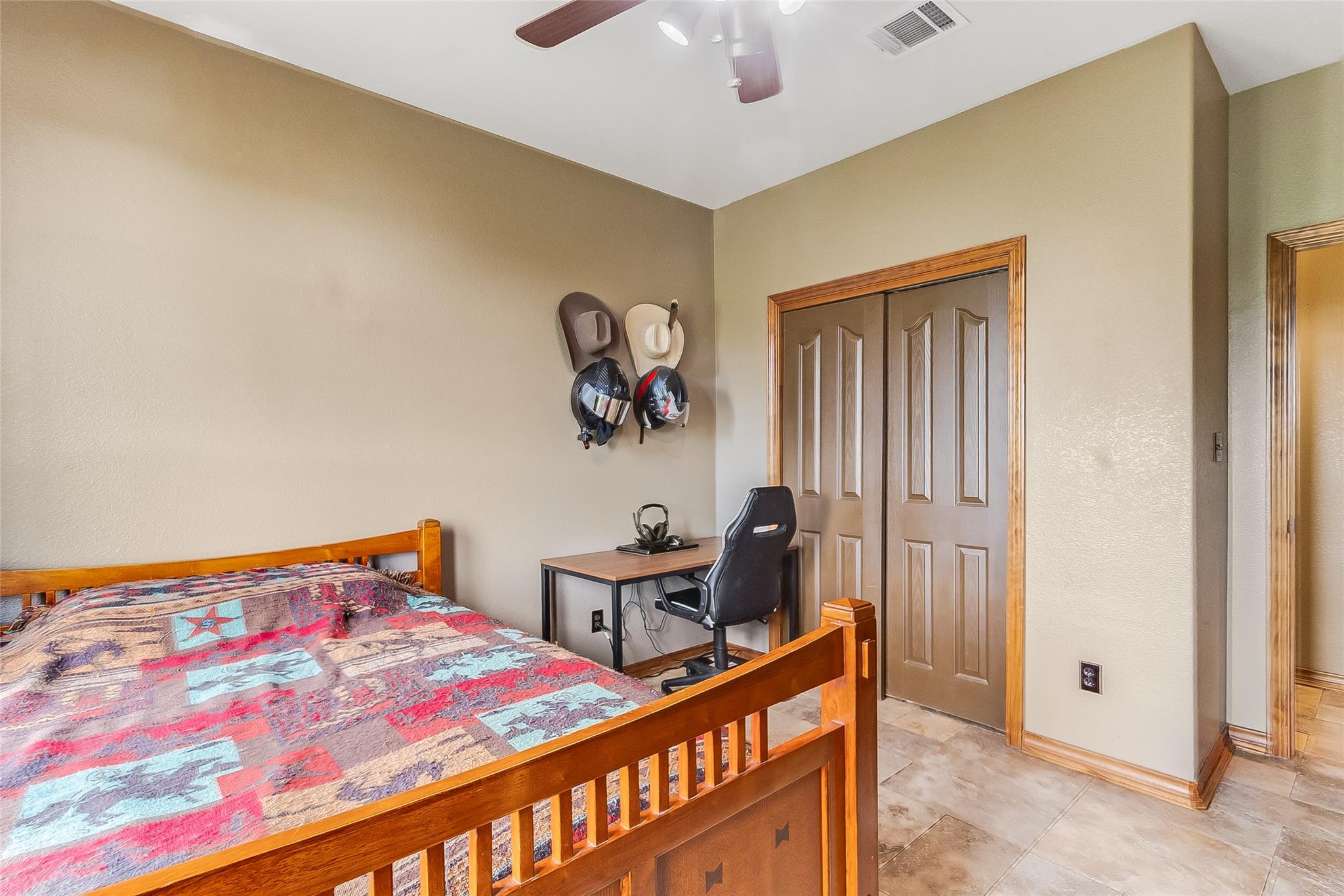 Image 13 of 25 For 106 Deep Lake Dr