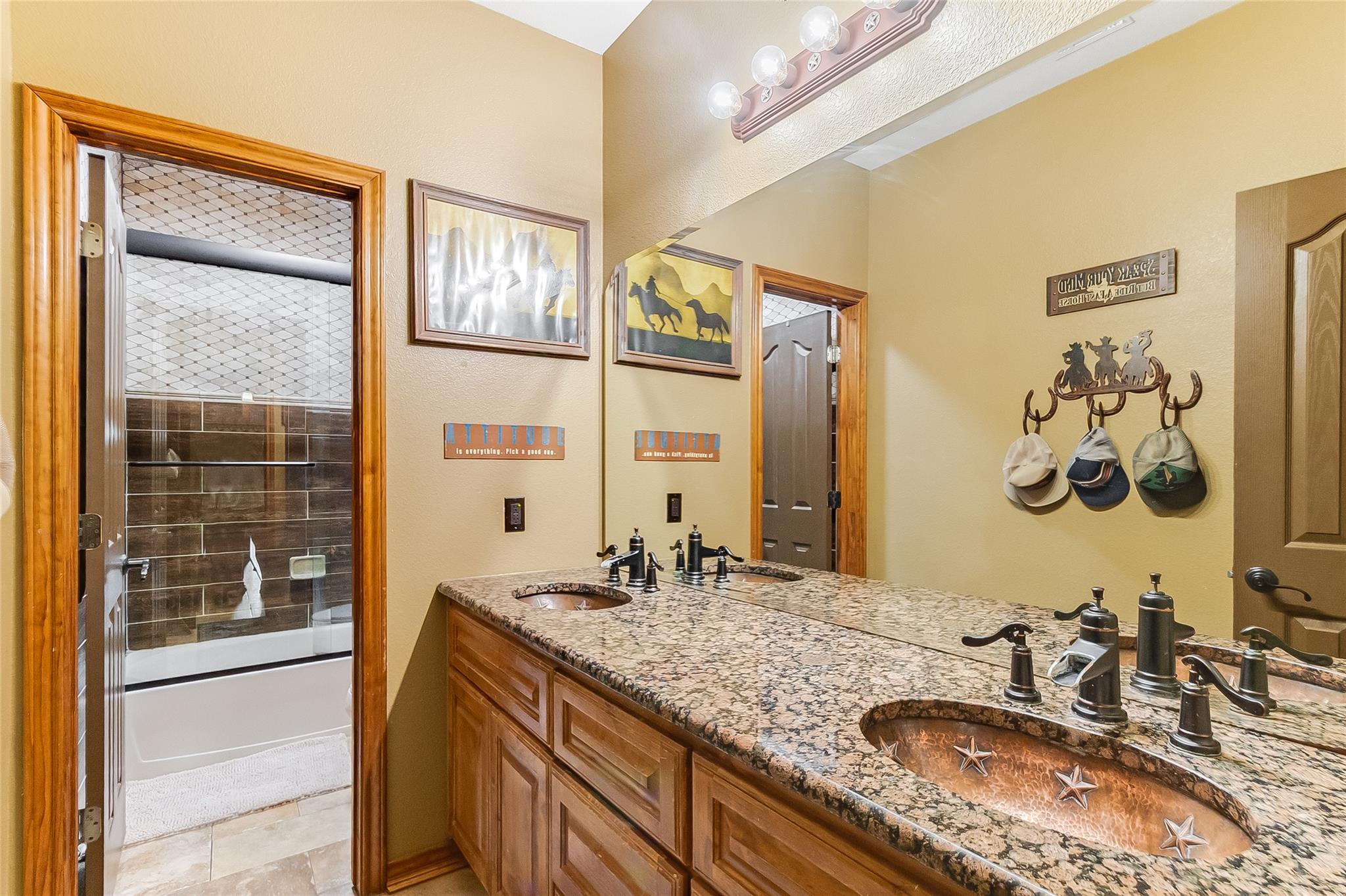 Image 14 of 25 For 106 Deep Lake Dr