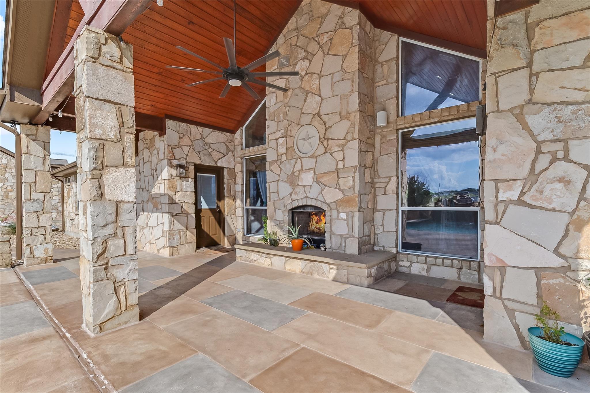 Image 21 of 25 For 106 Deep Lake Dr