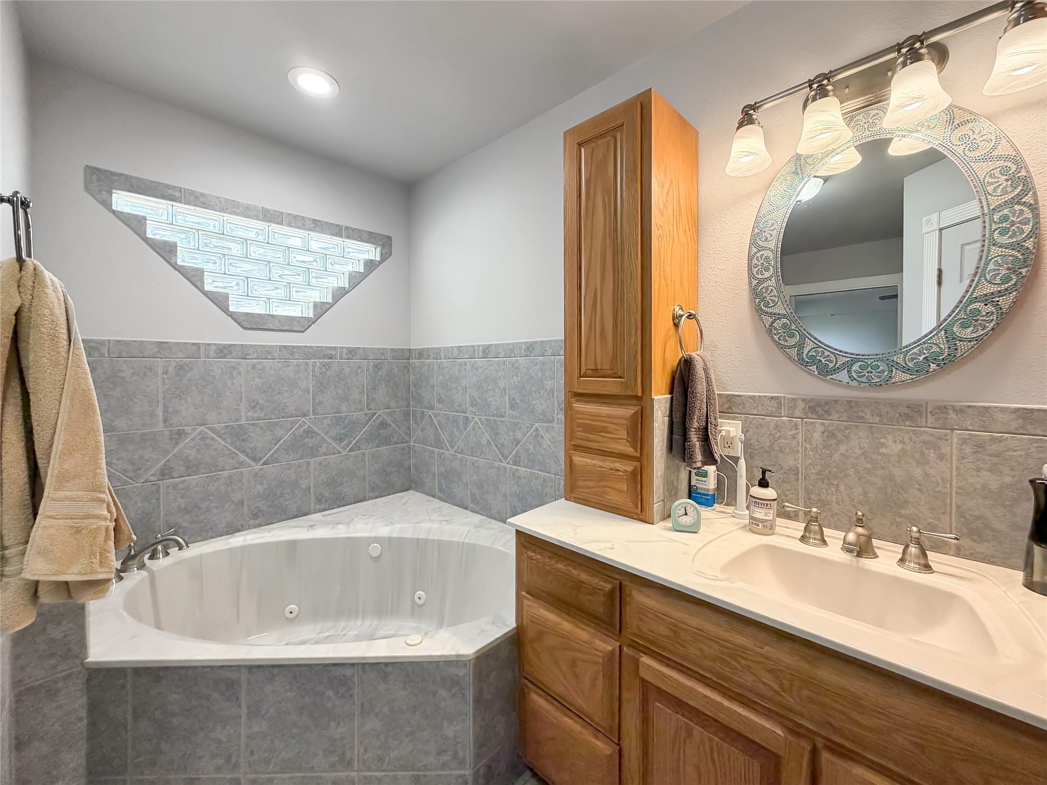 Image 24 of 40 For 301 Canyon Edge