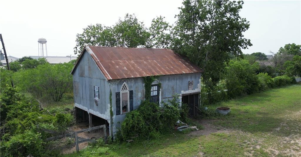 Image 8 of 18 For 2501 Green Valley Rd