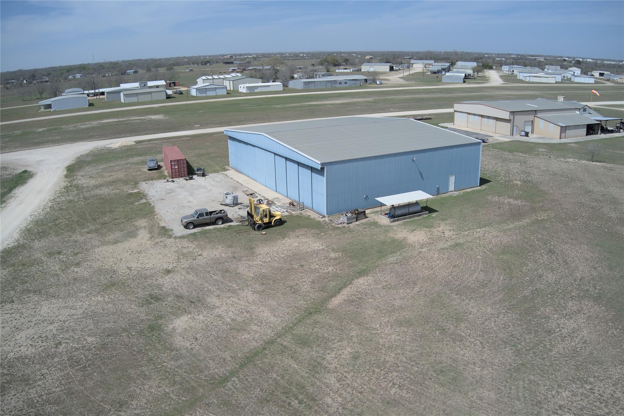 Image 5 of 10 For 305 Windsock Ln