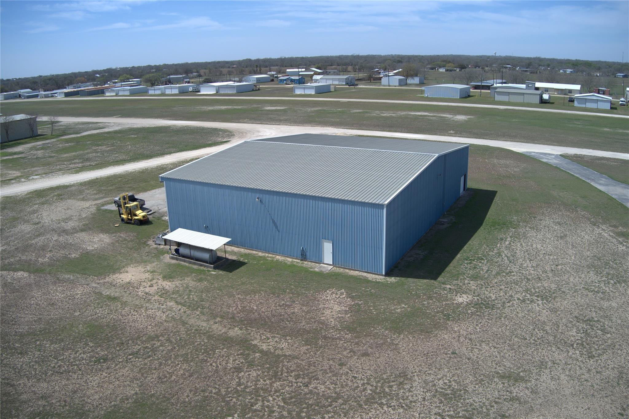 Image 7 of 10 For 305 Windsock Ln