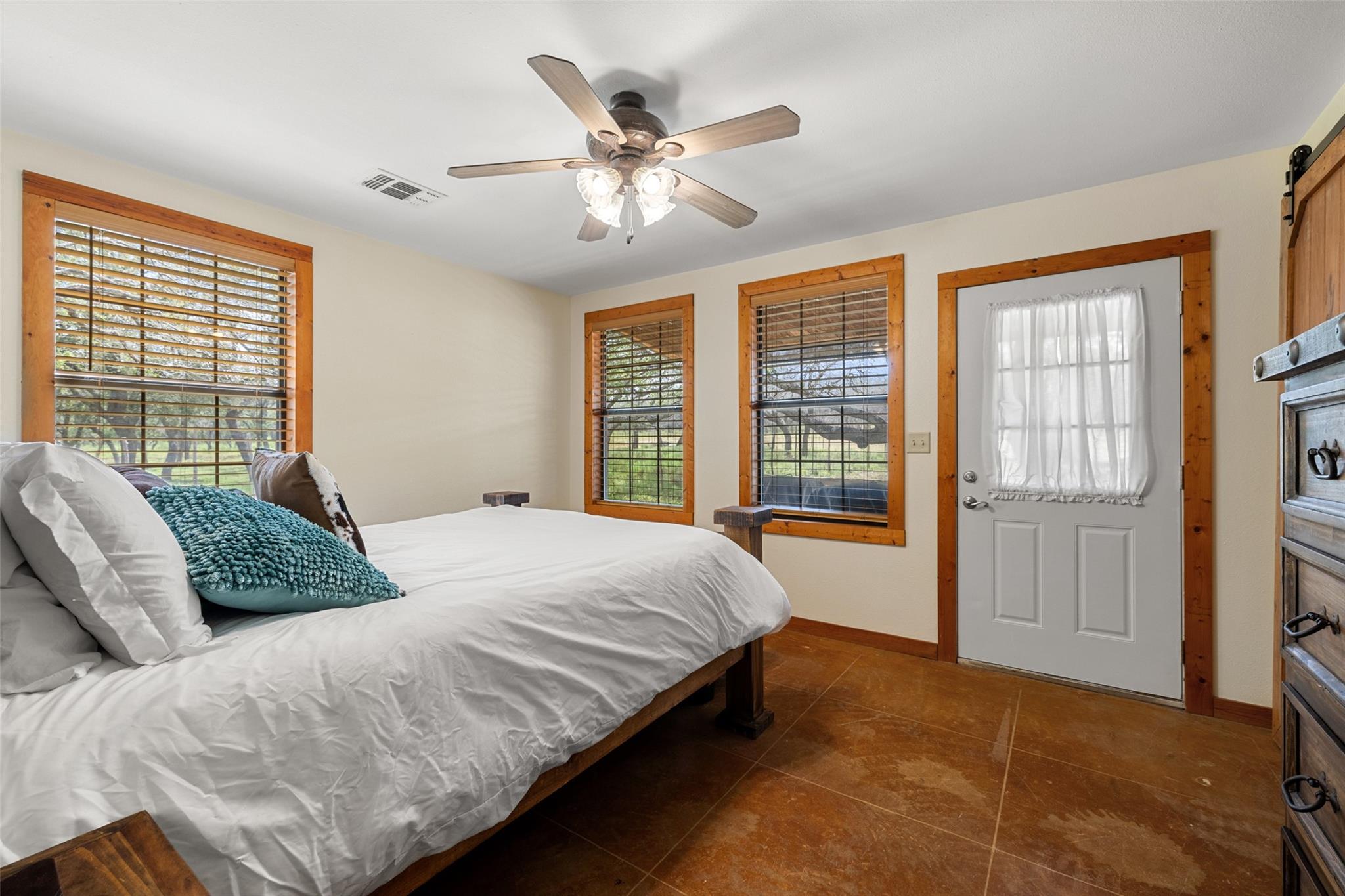 Image 26 of 34 For 2631 Us 281 Highway