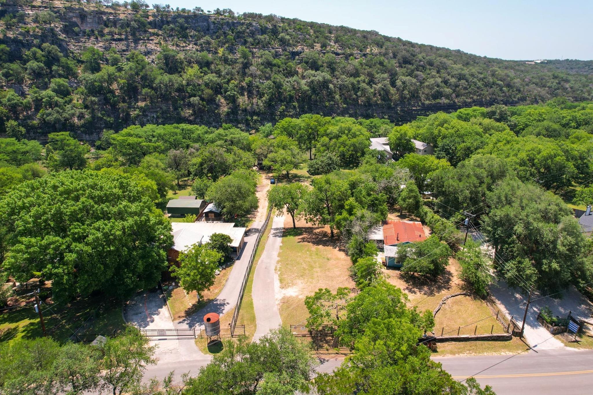 Image 31 of 40 For 8560 River Rd Rd