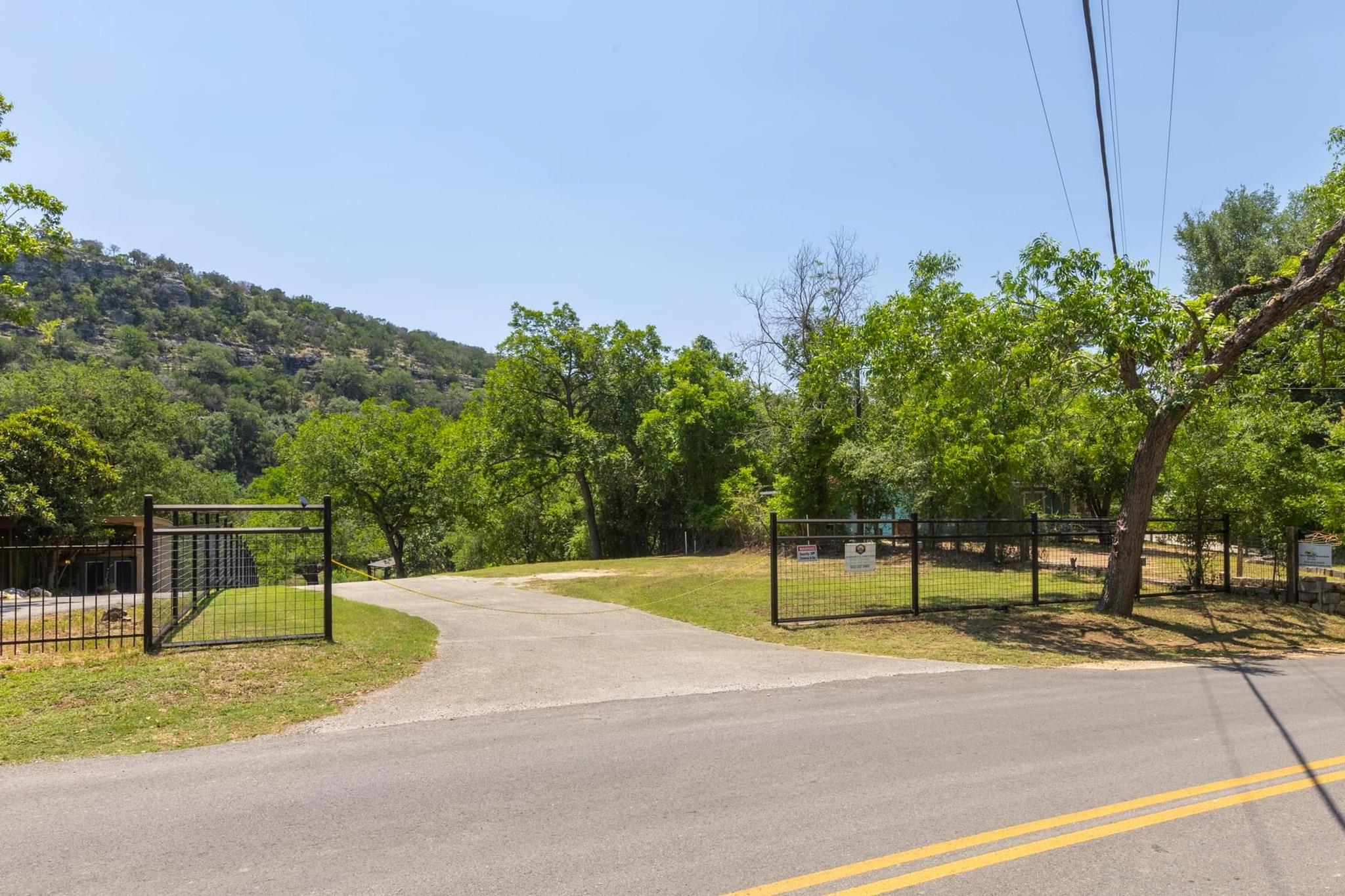 Image 34 of 40 For 8560 River Rd Rd