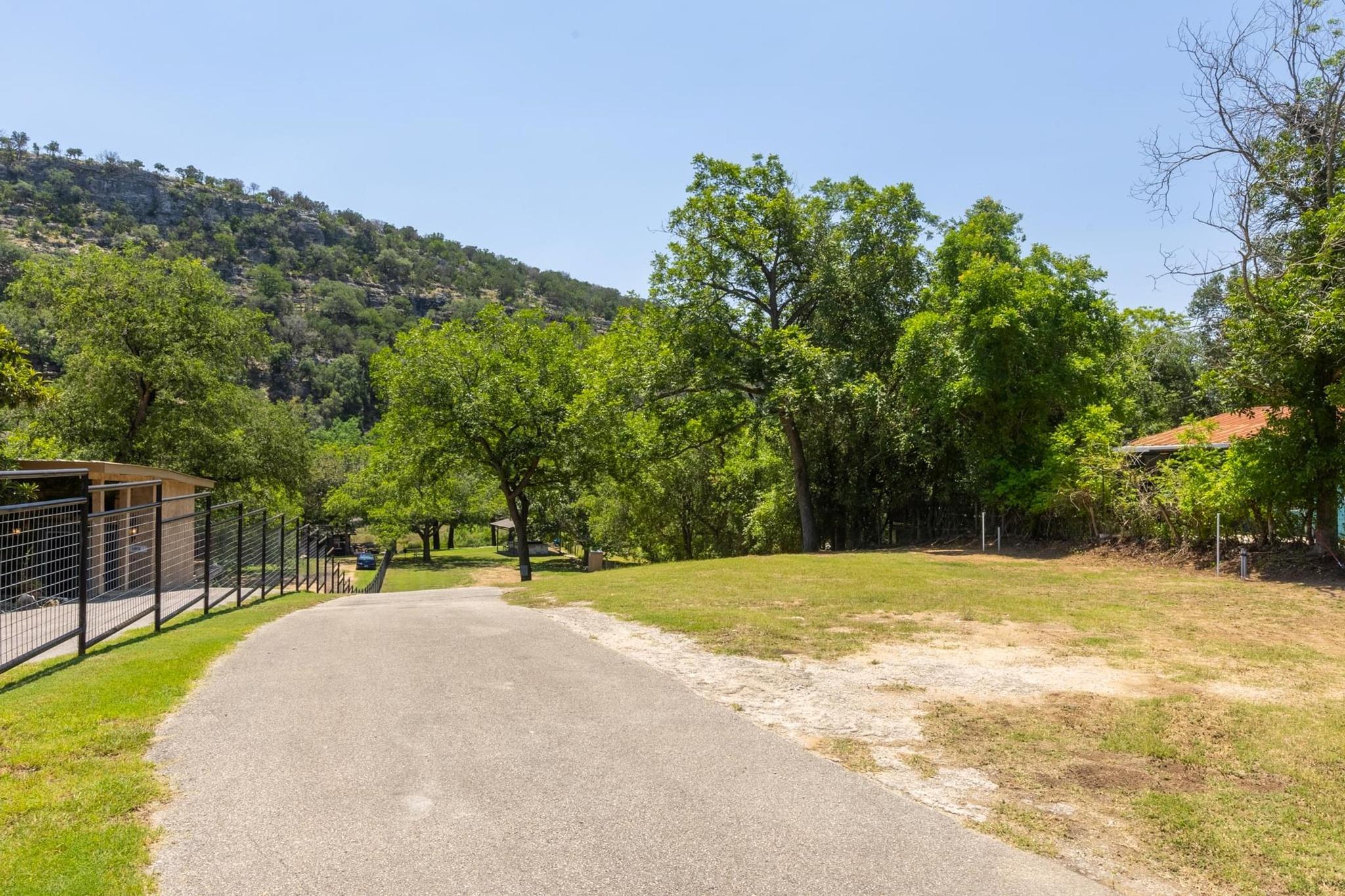 Image 36 of 40 For 8560 River Rd Rd