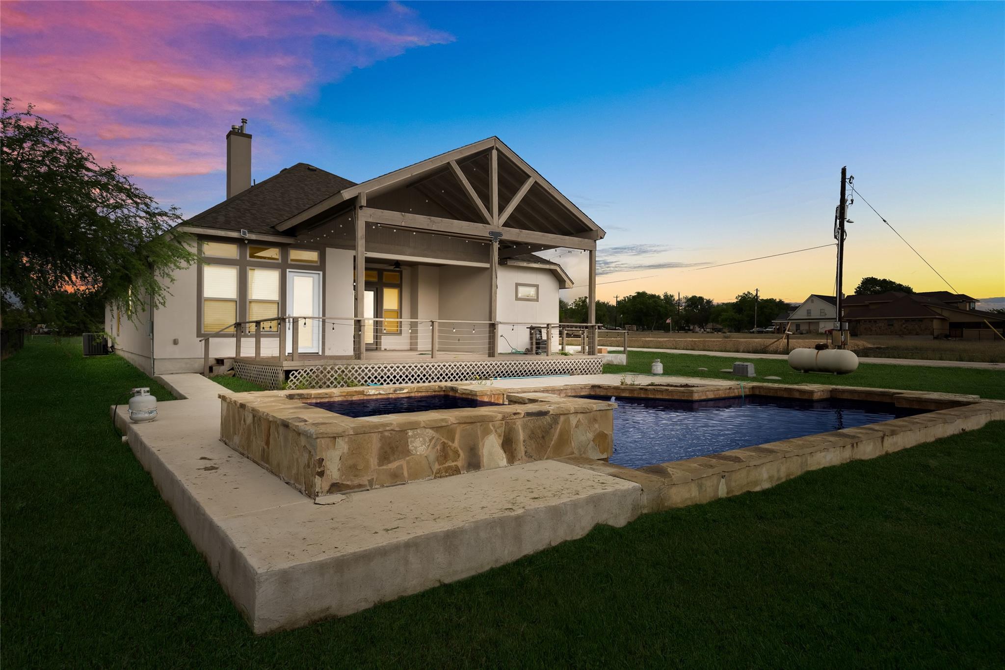 Details for 212 Ferryboat Ln, New Braunfels, TX 78130